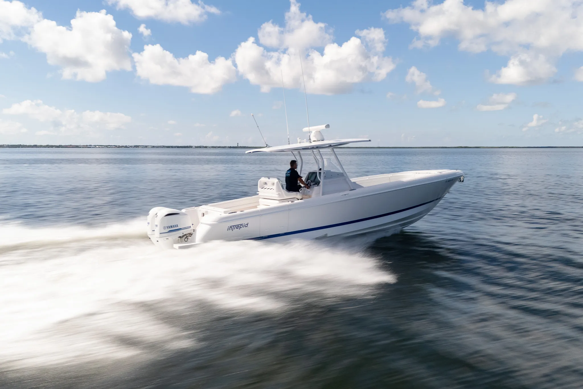 2016 Intrepid 327 CC Image Thumbnail #7
