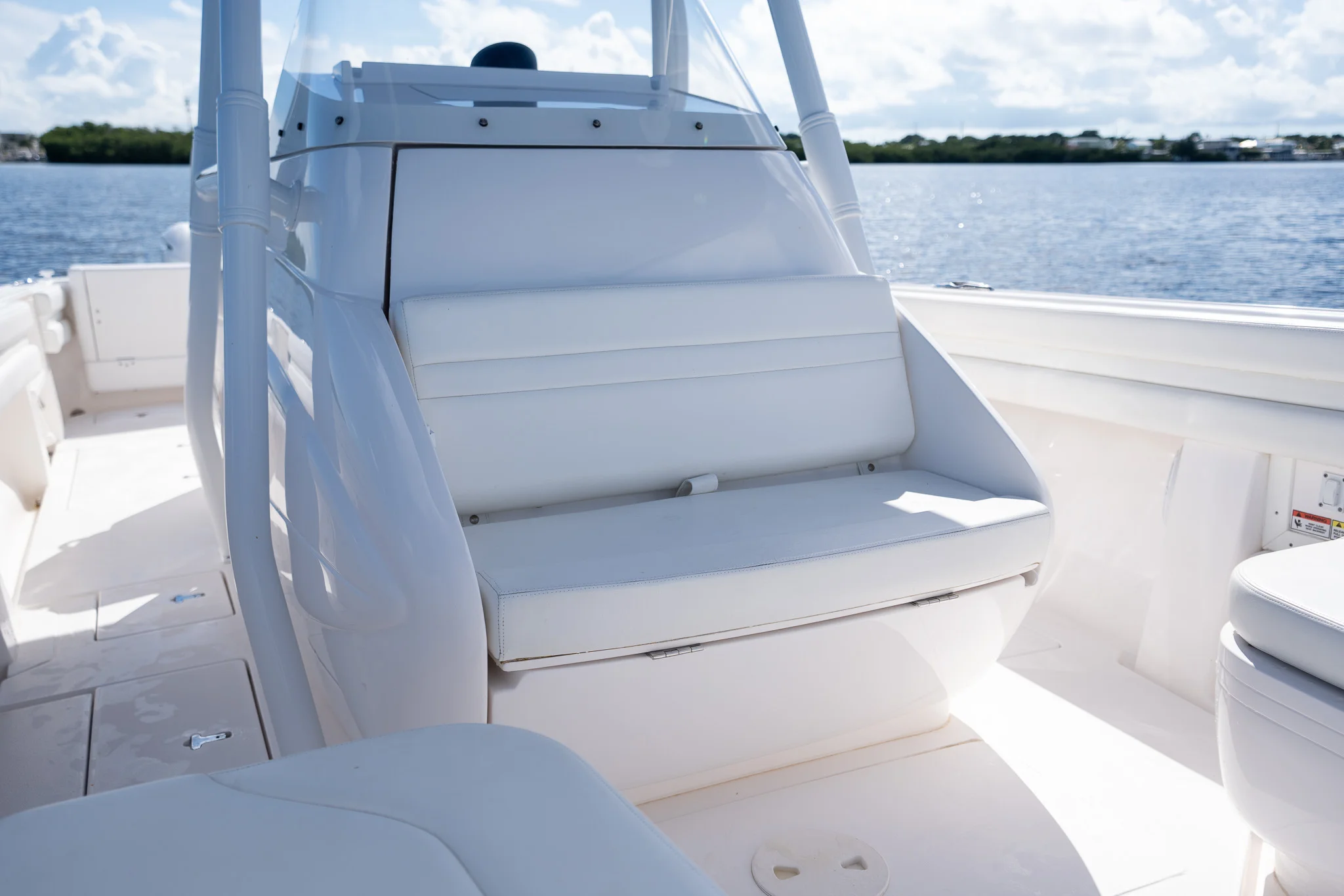 2016 Intrepid 327 CC Image Thumbnail #18