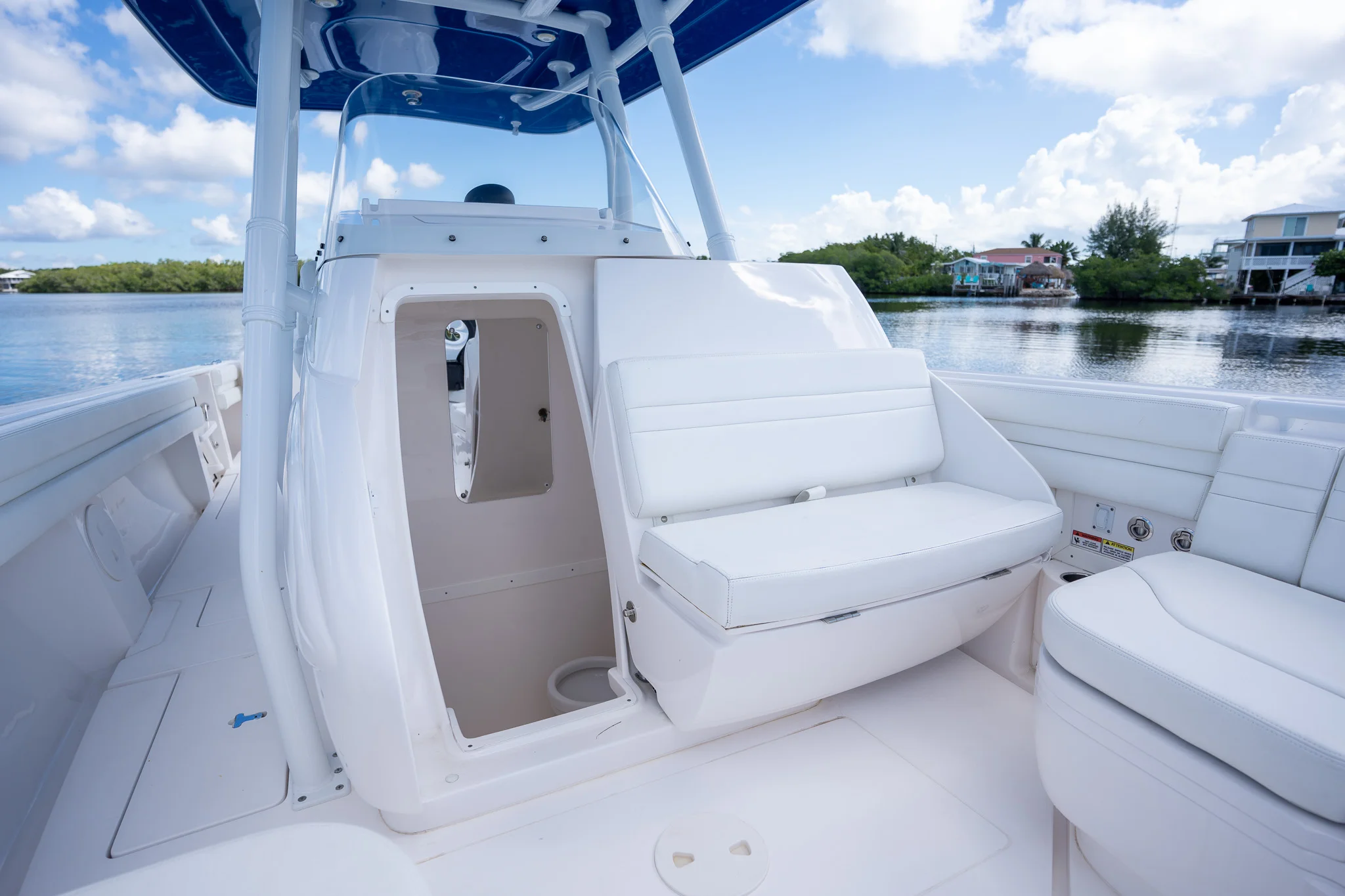 2016 Intrepid 327 CC Image Thumbnail #29