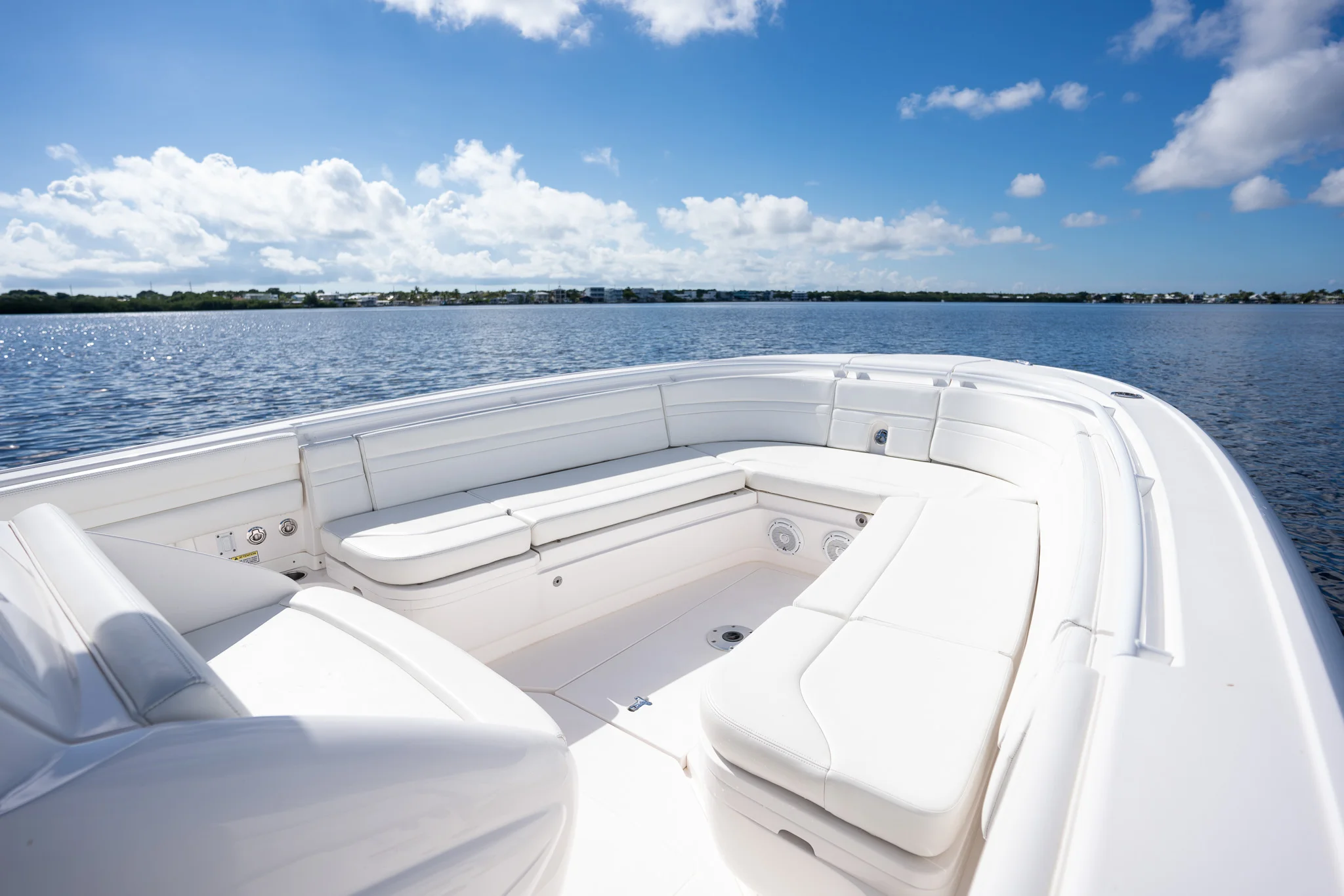 2016 Intrepid 327 CC Image Thumbnail #21