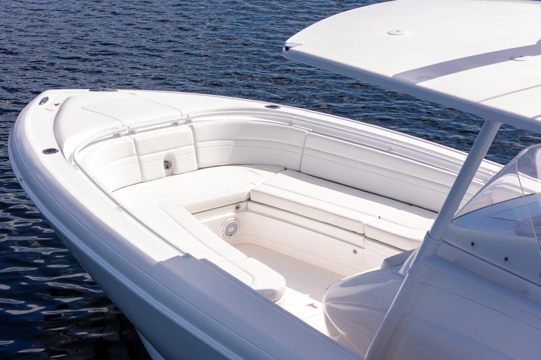 2016 Intrepid 327 CC Image Thumbnail #12