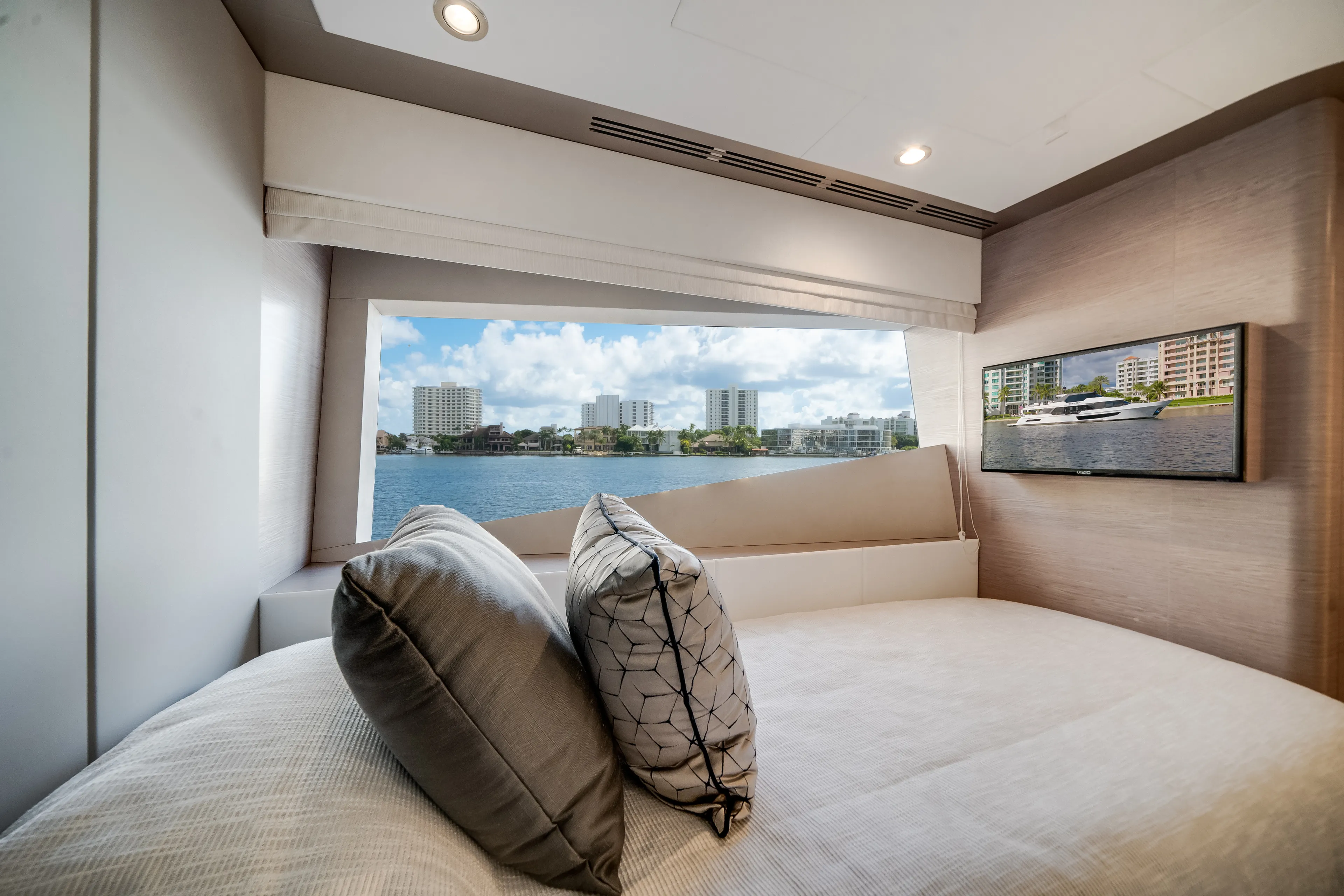 2022 Ocean Alexander 32L Image Thumbnail #49