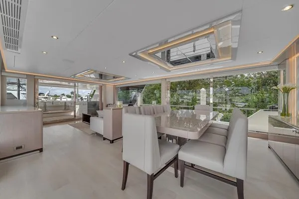 2022 Ocean Alexander 32L Image Thumbnail #2