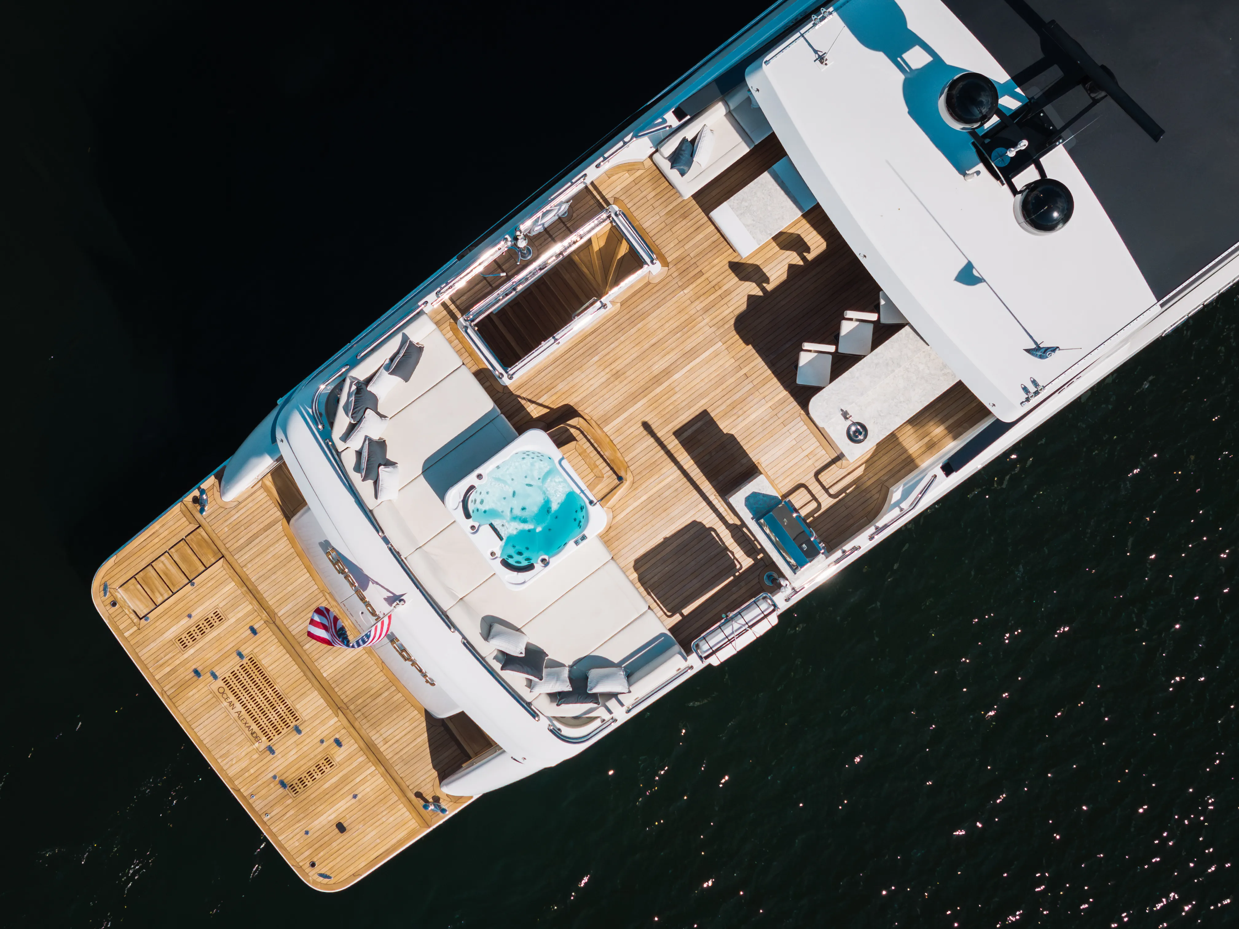 2022 Ocean Alexander 32L Image Thumbnail #10