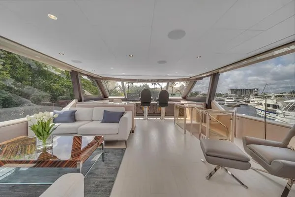 2022 Ocean Alexander 32L Image Thumbnail #9