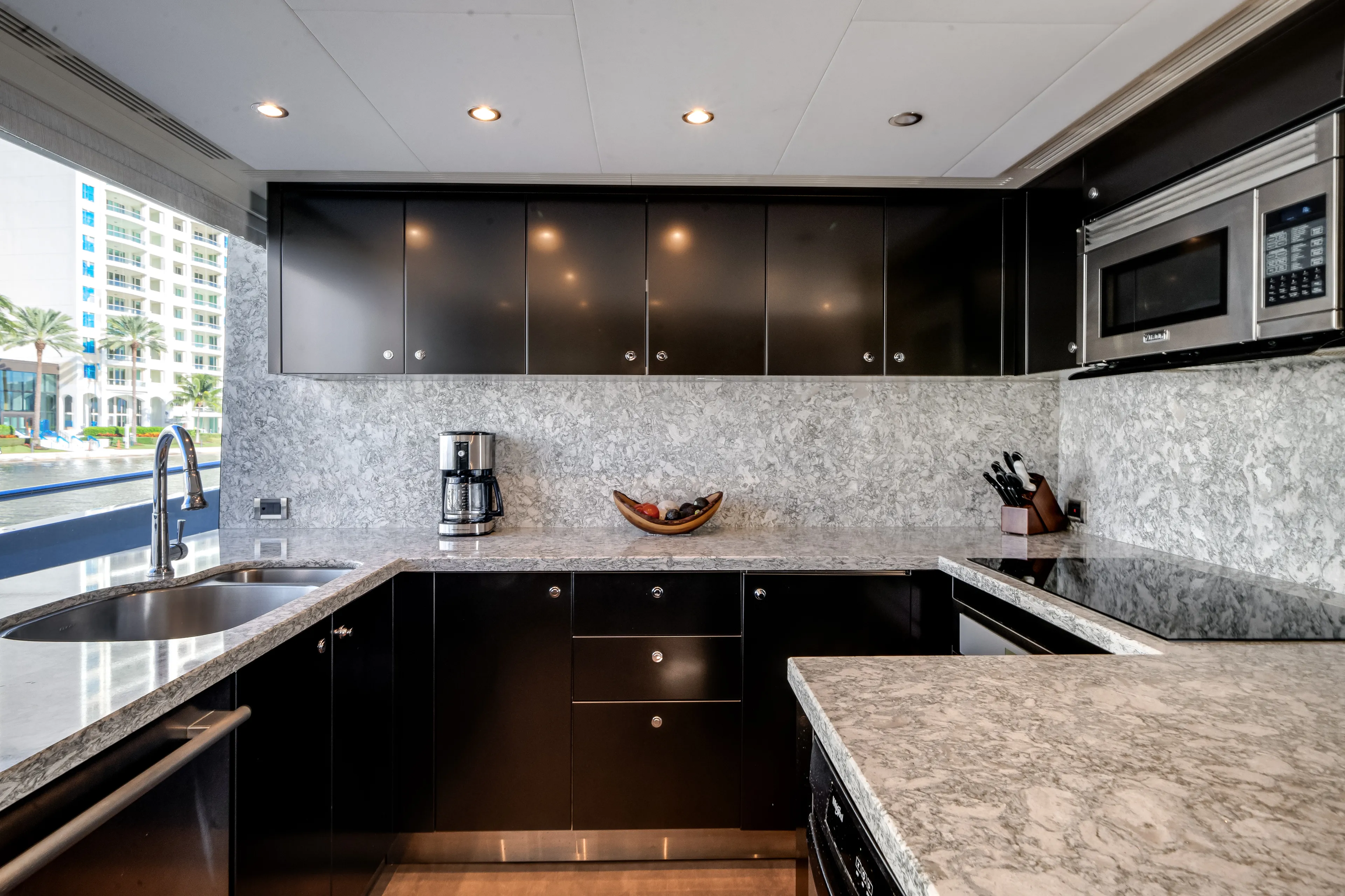 2022 Ocean Alexander 32L Image Thumbnail #23