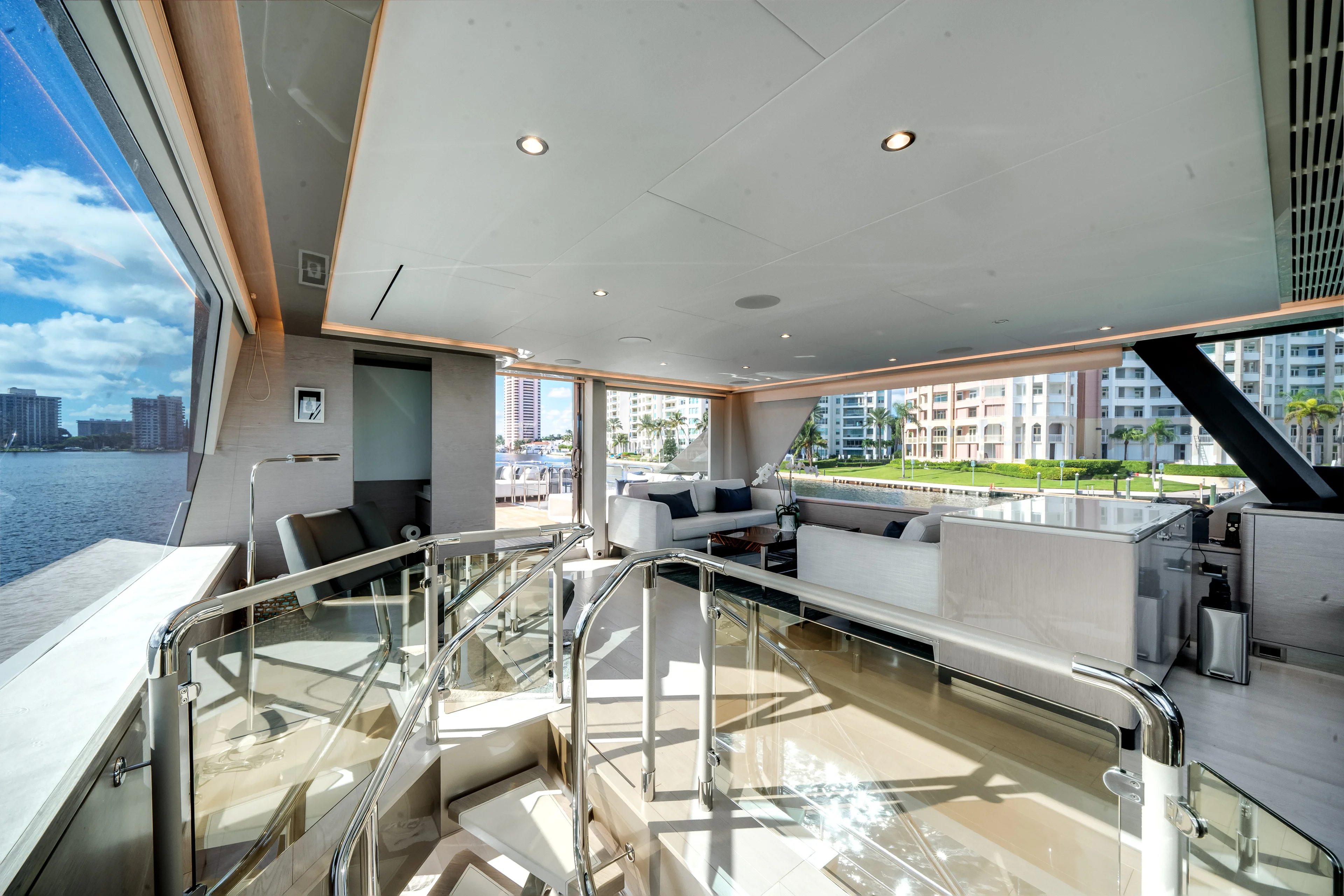 2022 Ocean Alexander
                                                             32L Image Thumbnail #56