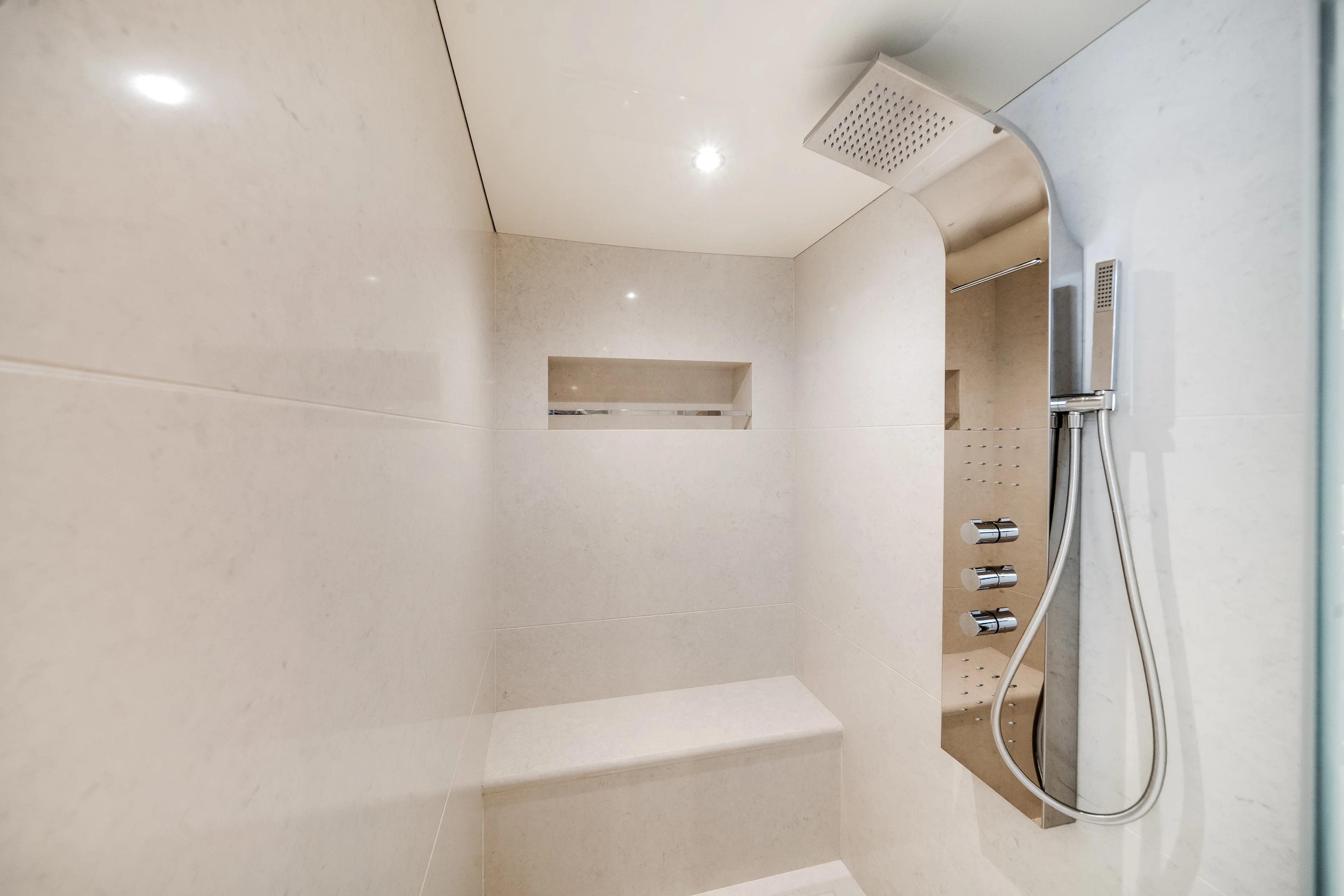 2022 Ocean Alexander
                                                             32L Image Thumbnail #34