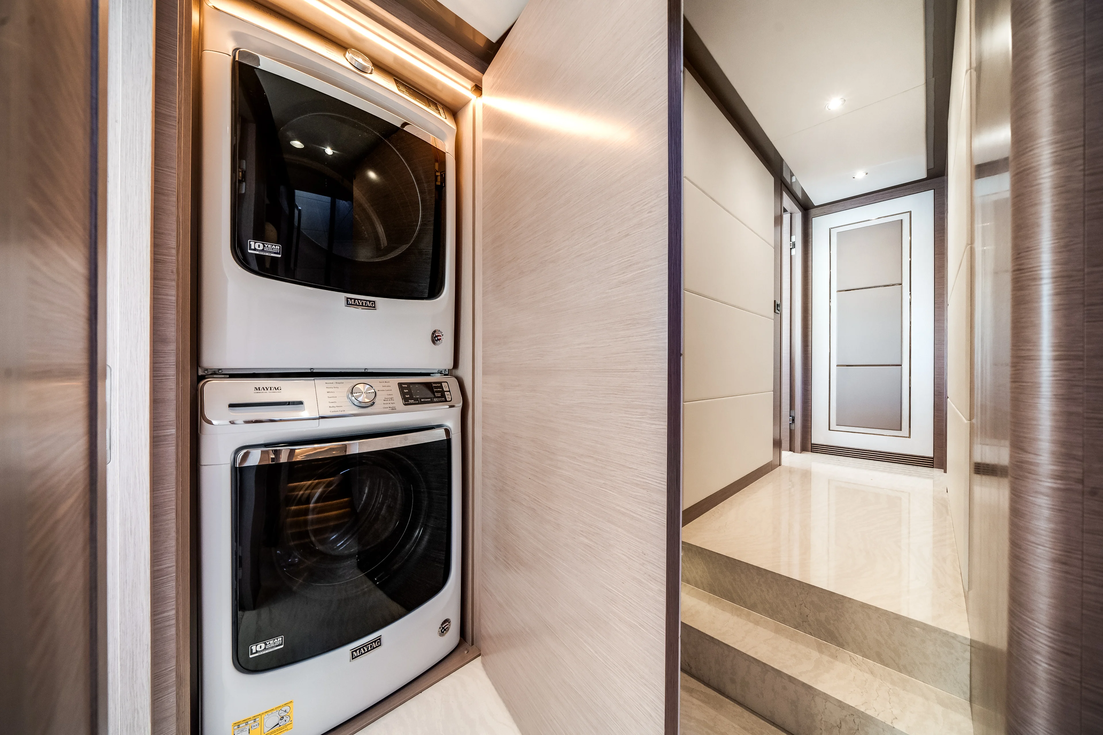 2022 Ocean Alexander
                                                             32L Image Thumbnail #39