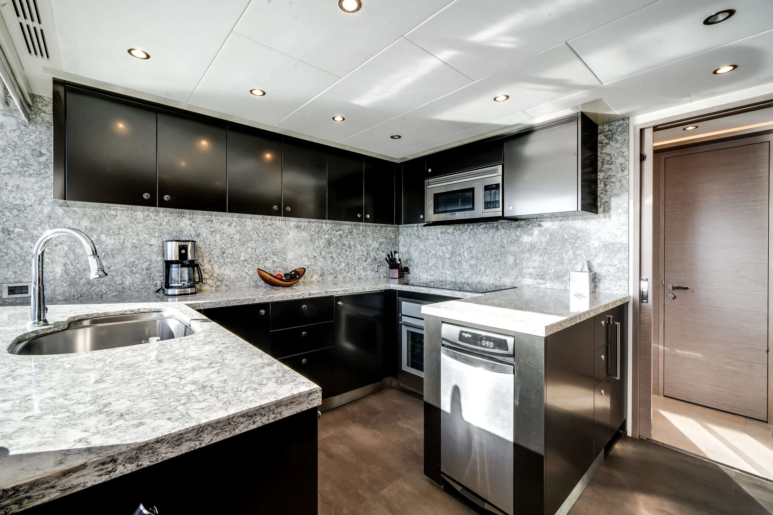 2022 Ocean Alexander 32L Image Thumbnail #20