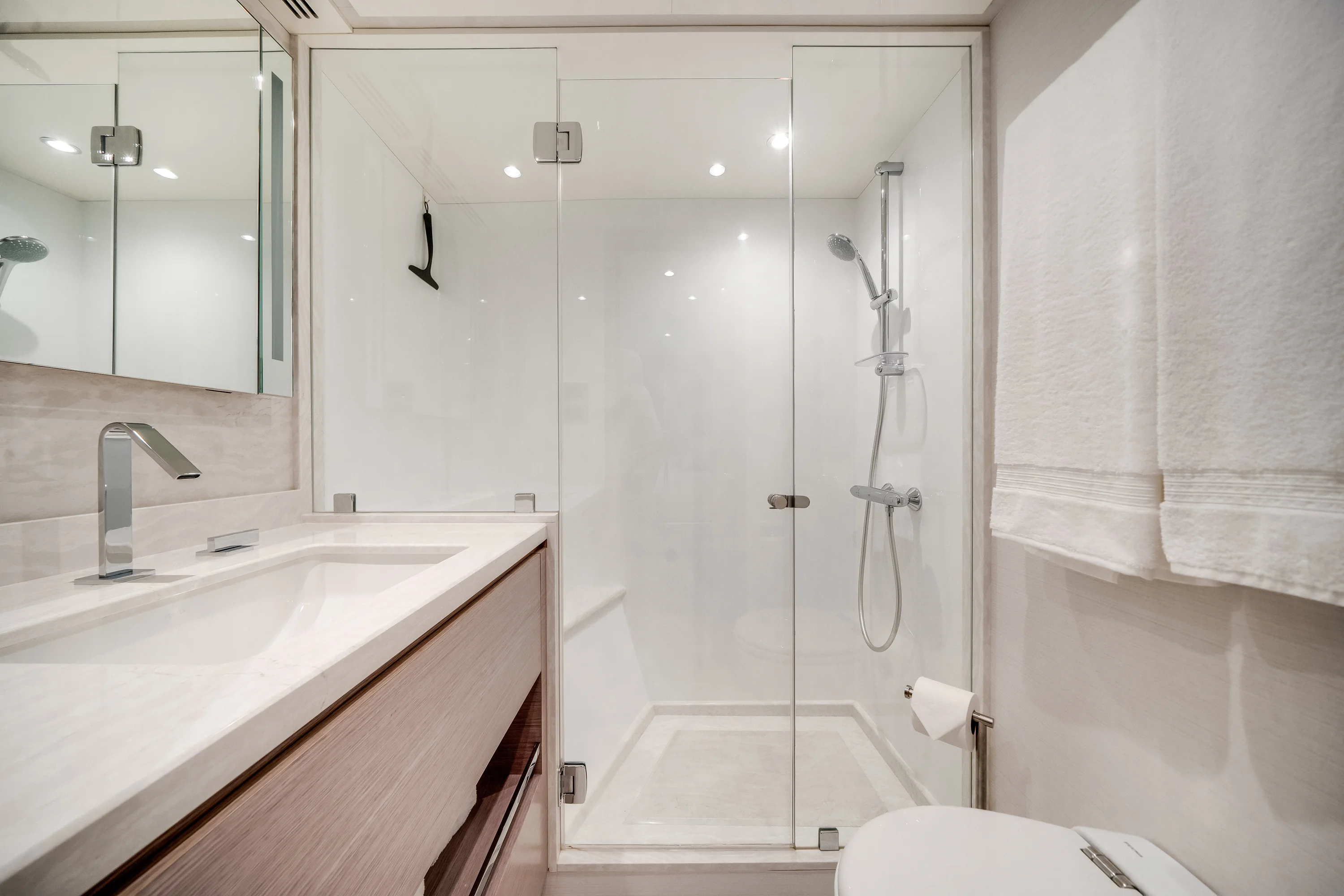 2022 Ocean Alexander 32L Image Thumbnail #50