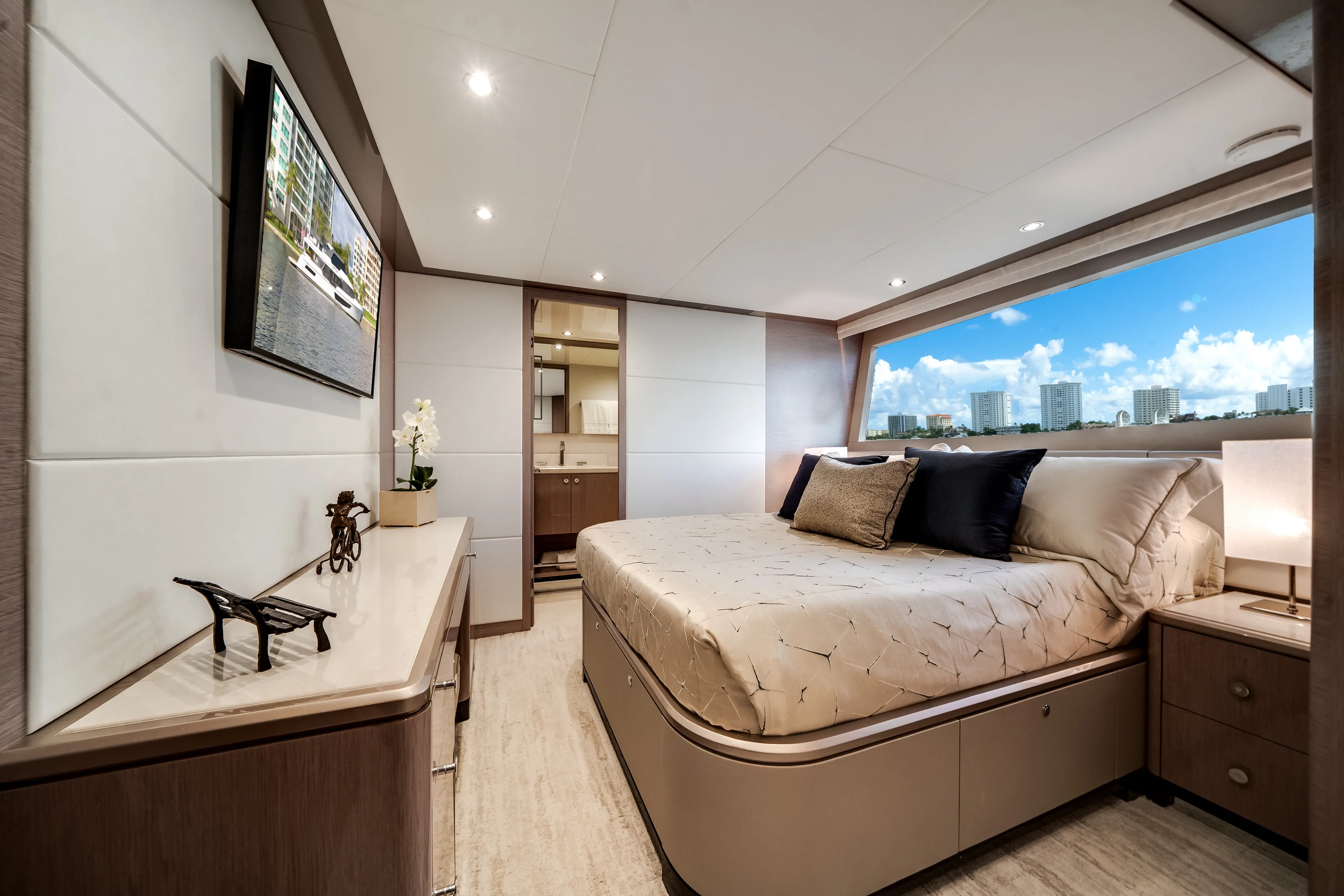 2022 Ocean Alexander 32L Image Thumbnail #40