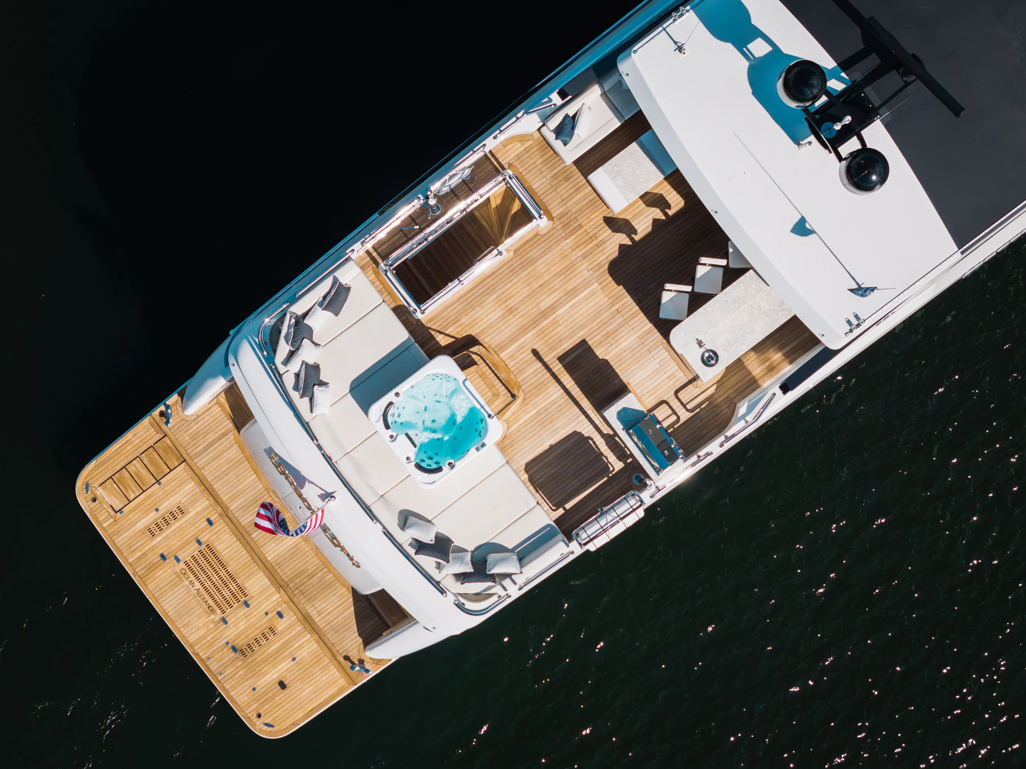 2022 Ocean Alexander
                                                             32L Image Thumbnail #10