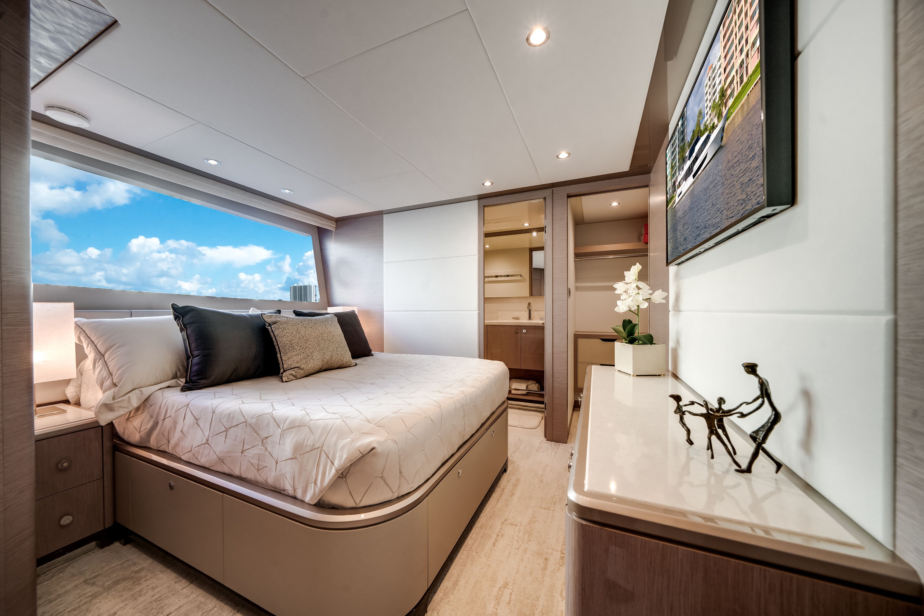 2022 Ocean Alexander 32L Image Thumbnail #43