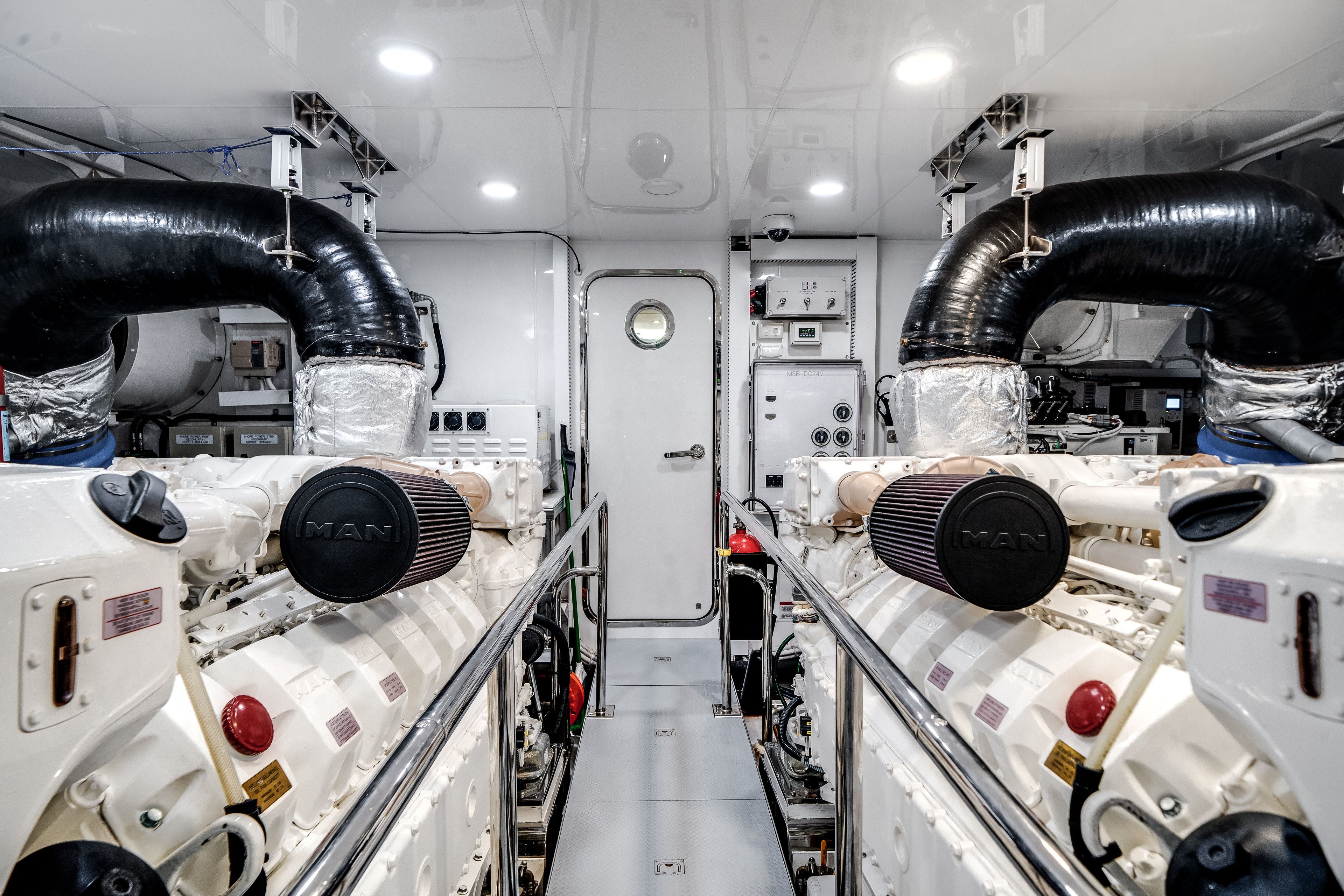 2022 Ocean Alexander 32L Image Thumbnail #76