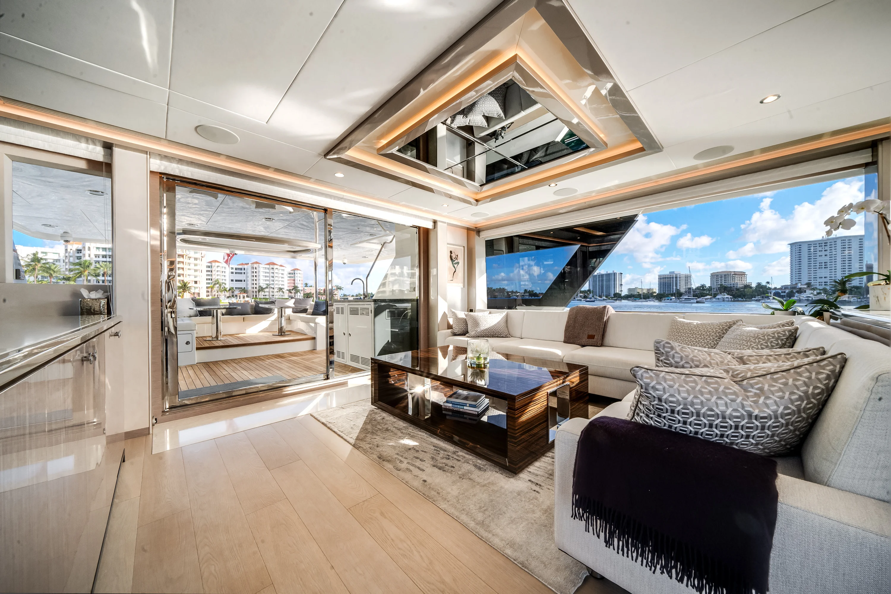 2022 Ocean Alexander 32L Image Thumbnail #13