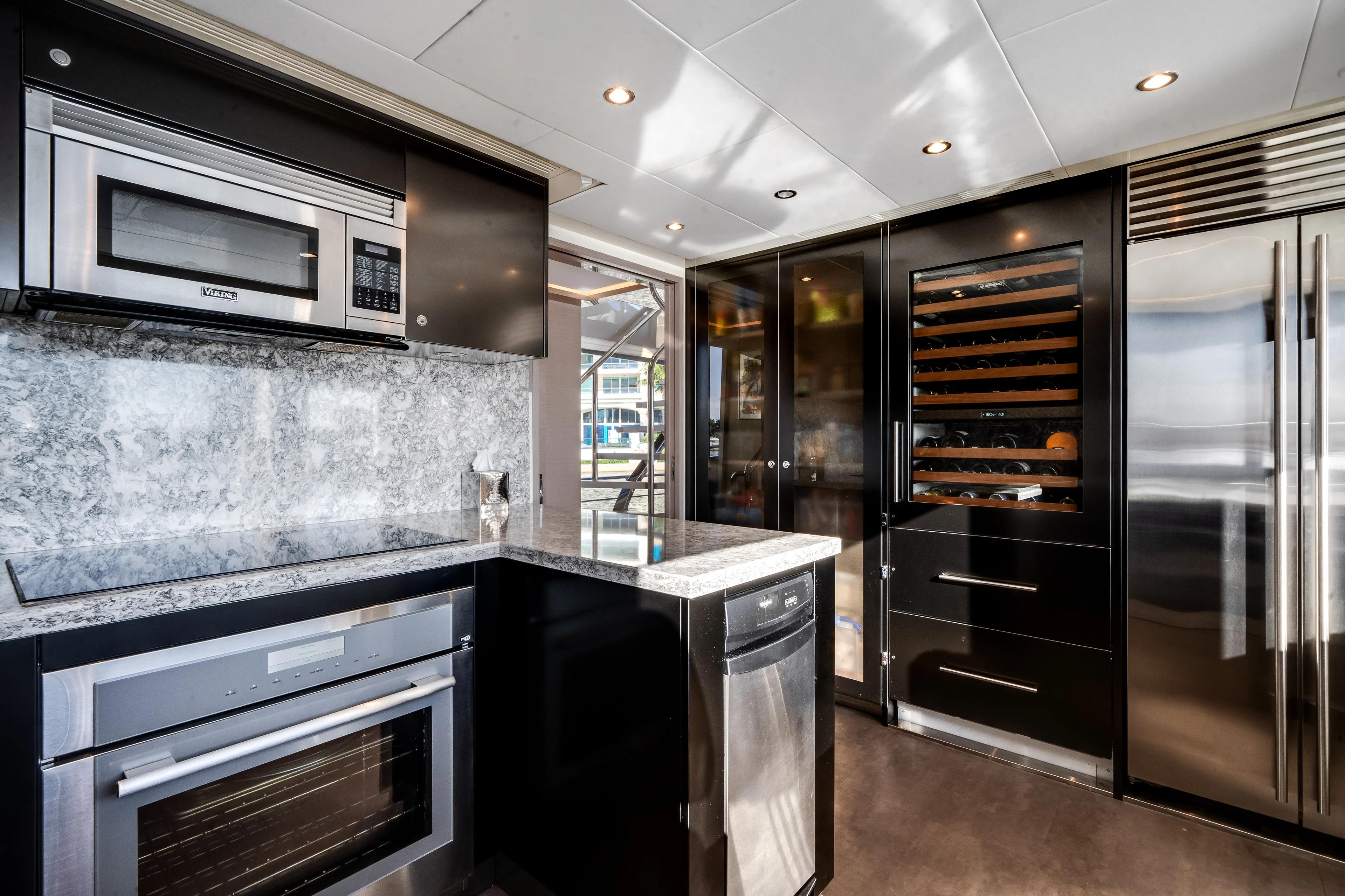 2022 Ocean Alexander
                                                             32L Image Thumbnail #21