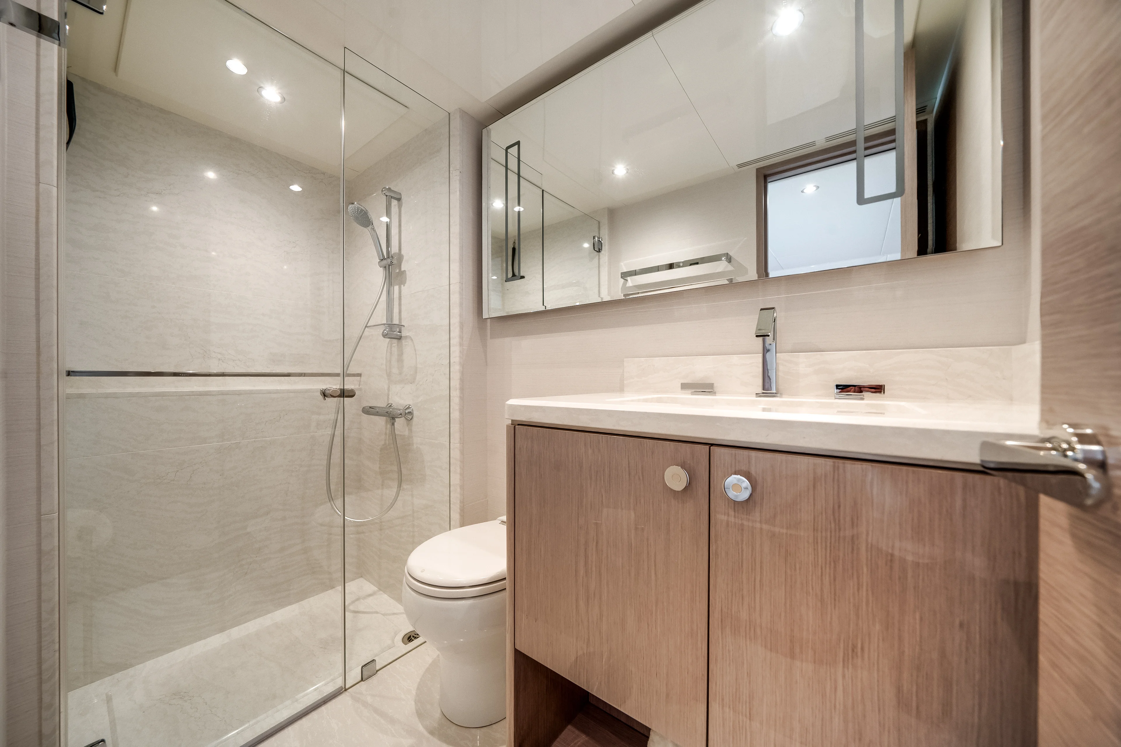 2022 Ocean Alexander
                                                             32L Image Thumbnail #45