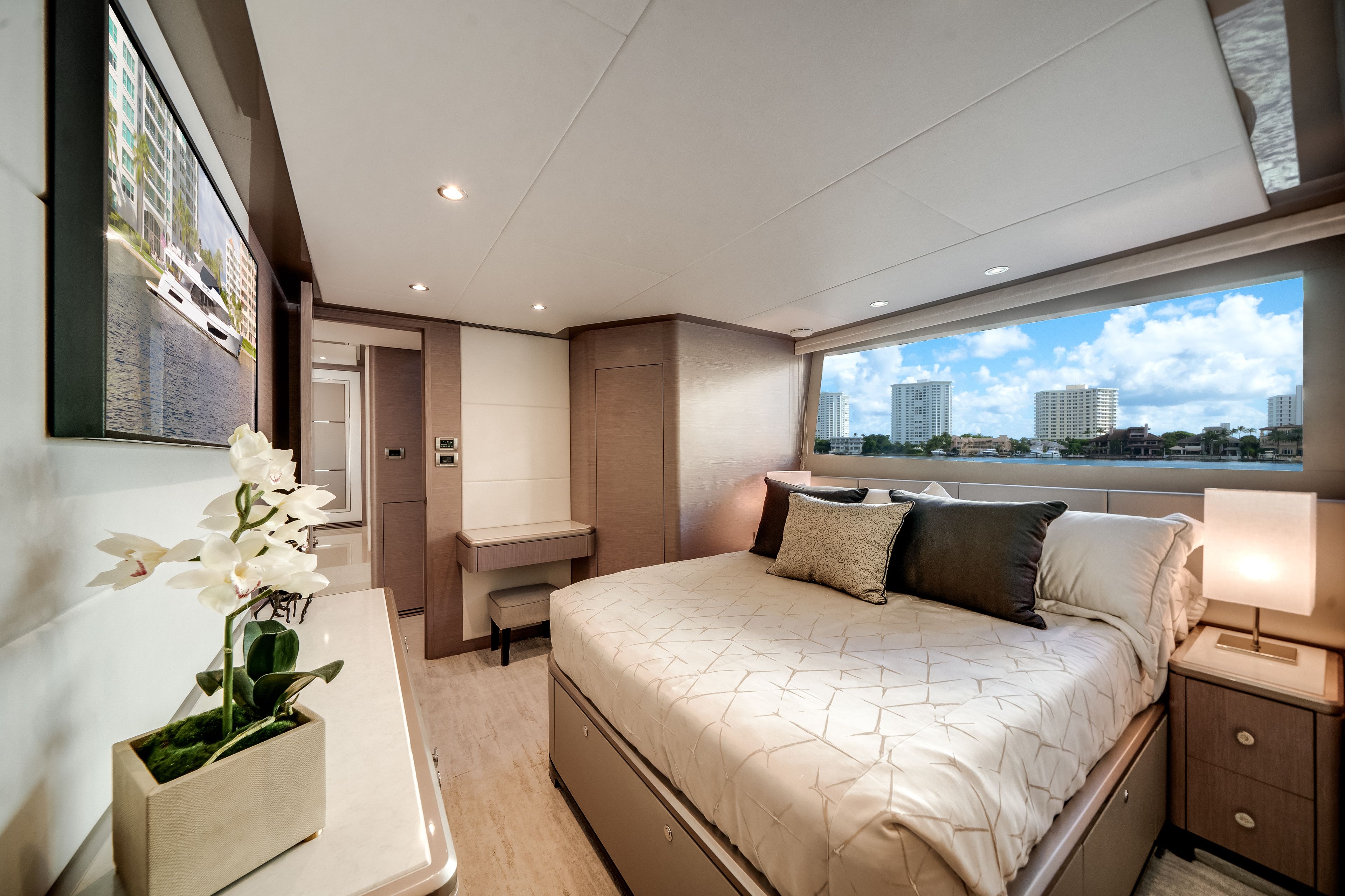 2022 Ocean Alexander 32L Image Thumbnail #44