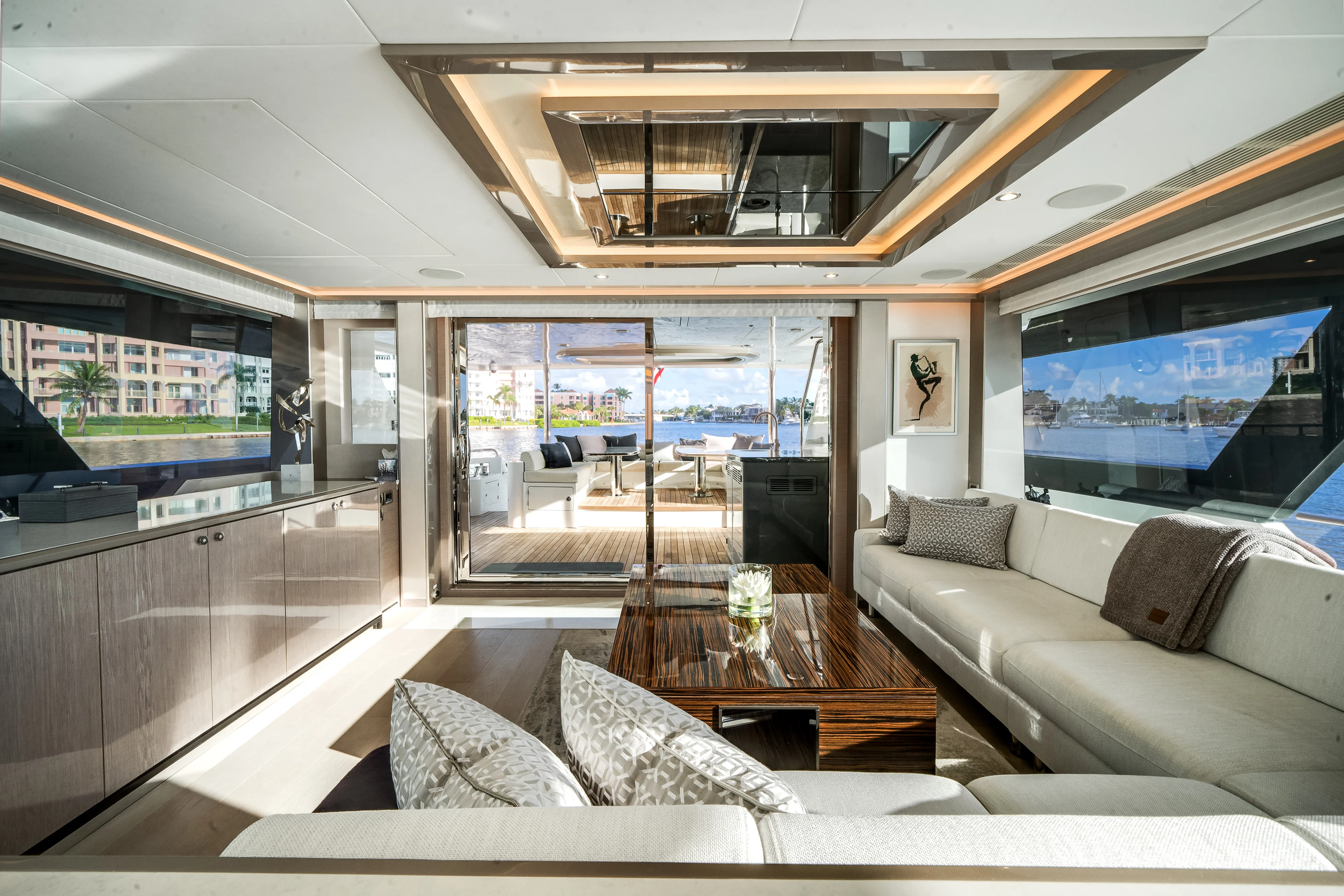 2022 Ocean Alexander
                                                             32L Image Thumbnail #14