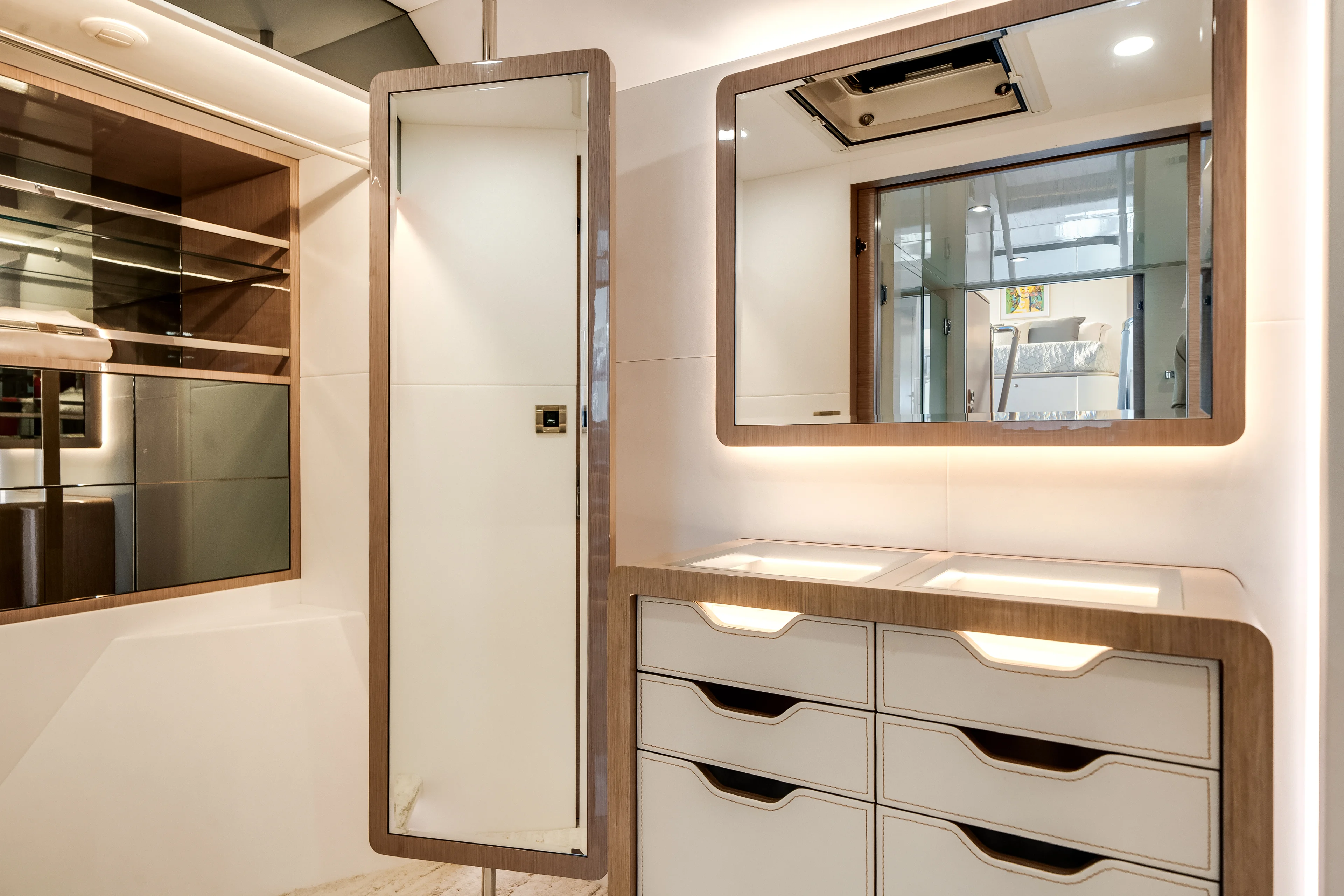 2022 Ocean Alexander
                                                             32L Image Thumbnail #33