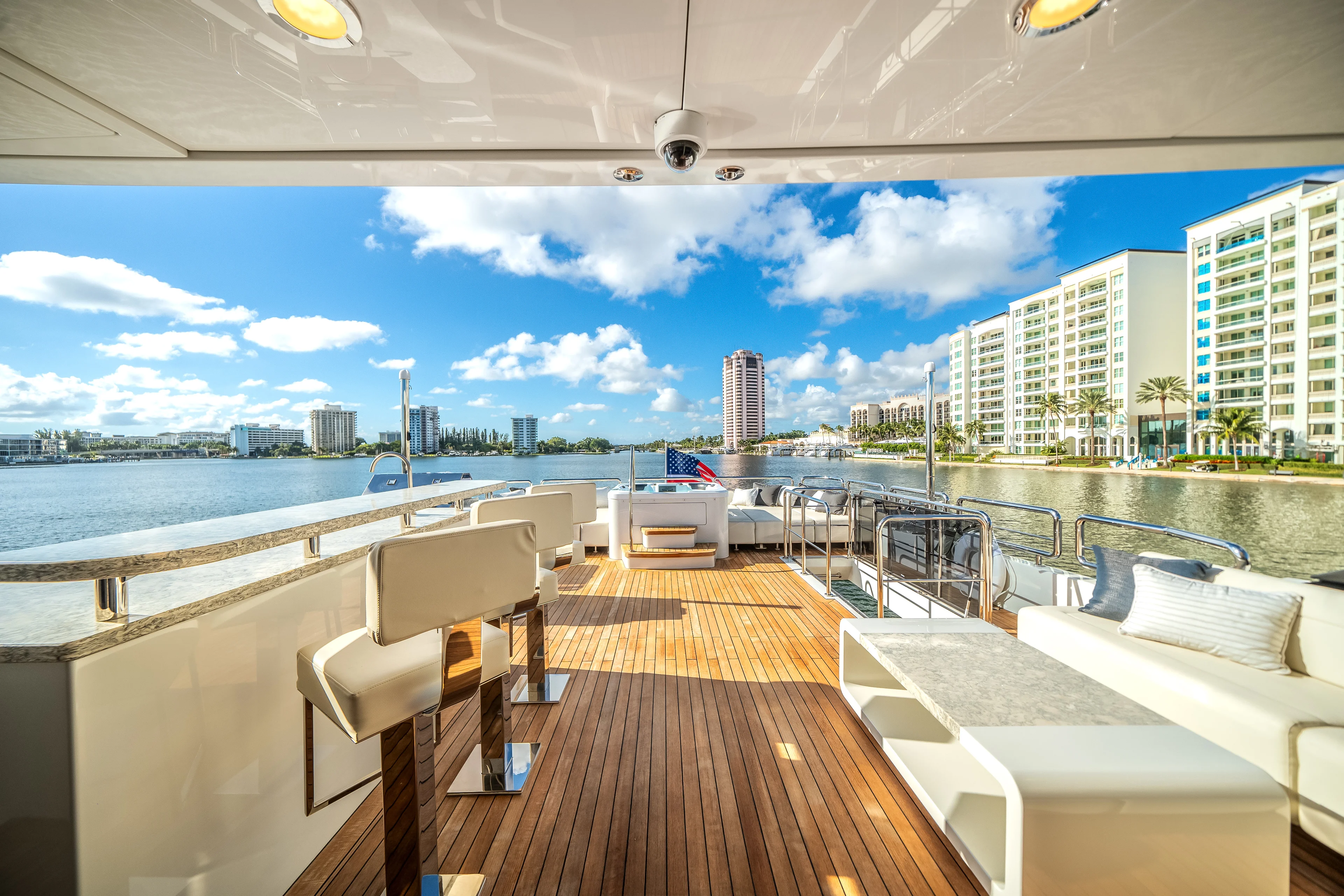 2022 Ocean Alexander
                                                             32L Image Thumbnail #5