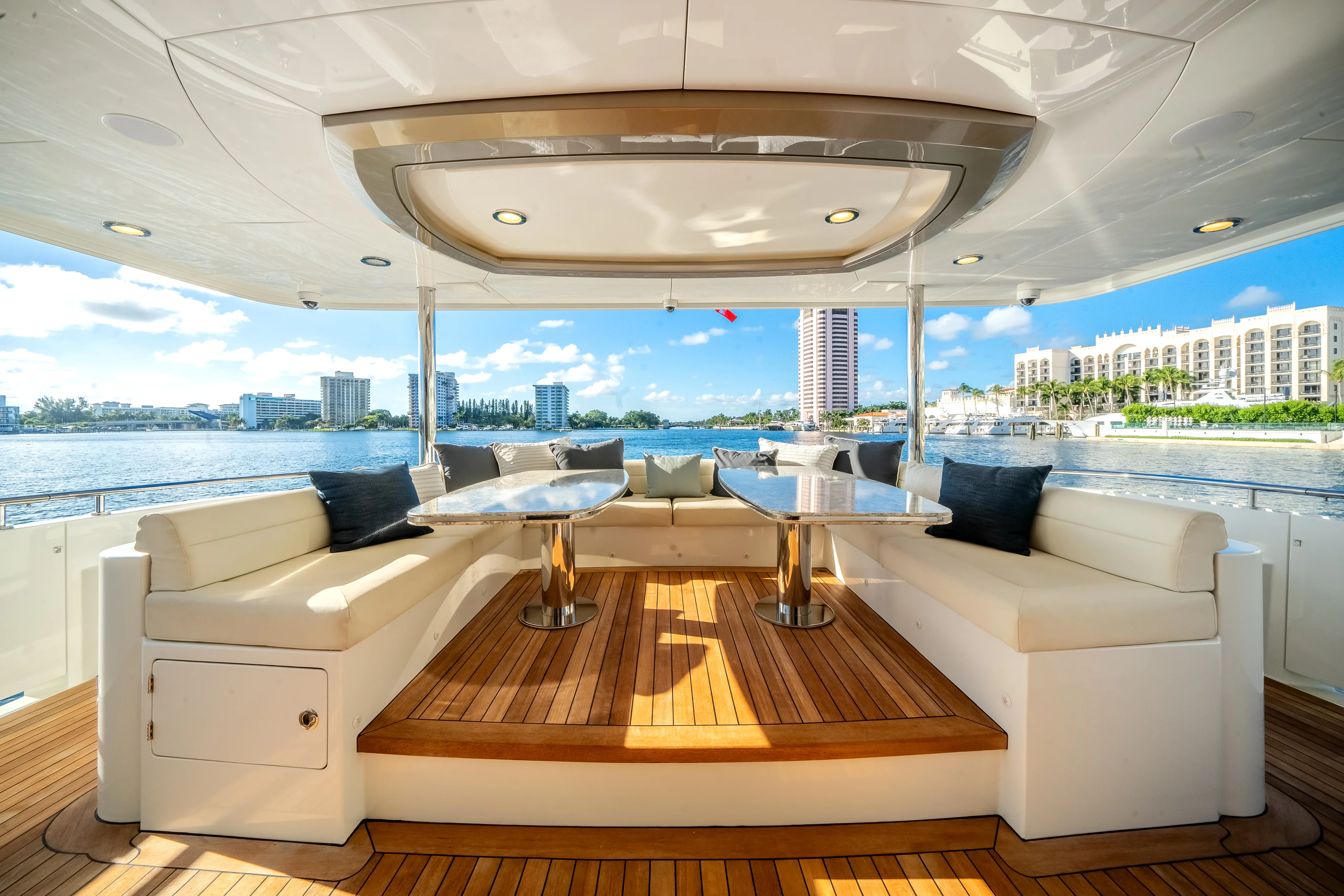 2022 Ocean Alexander
                                                             32L Image Thumbnail #70