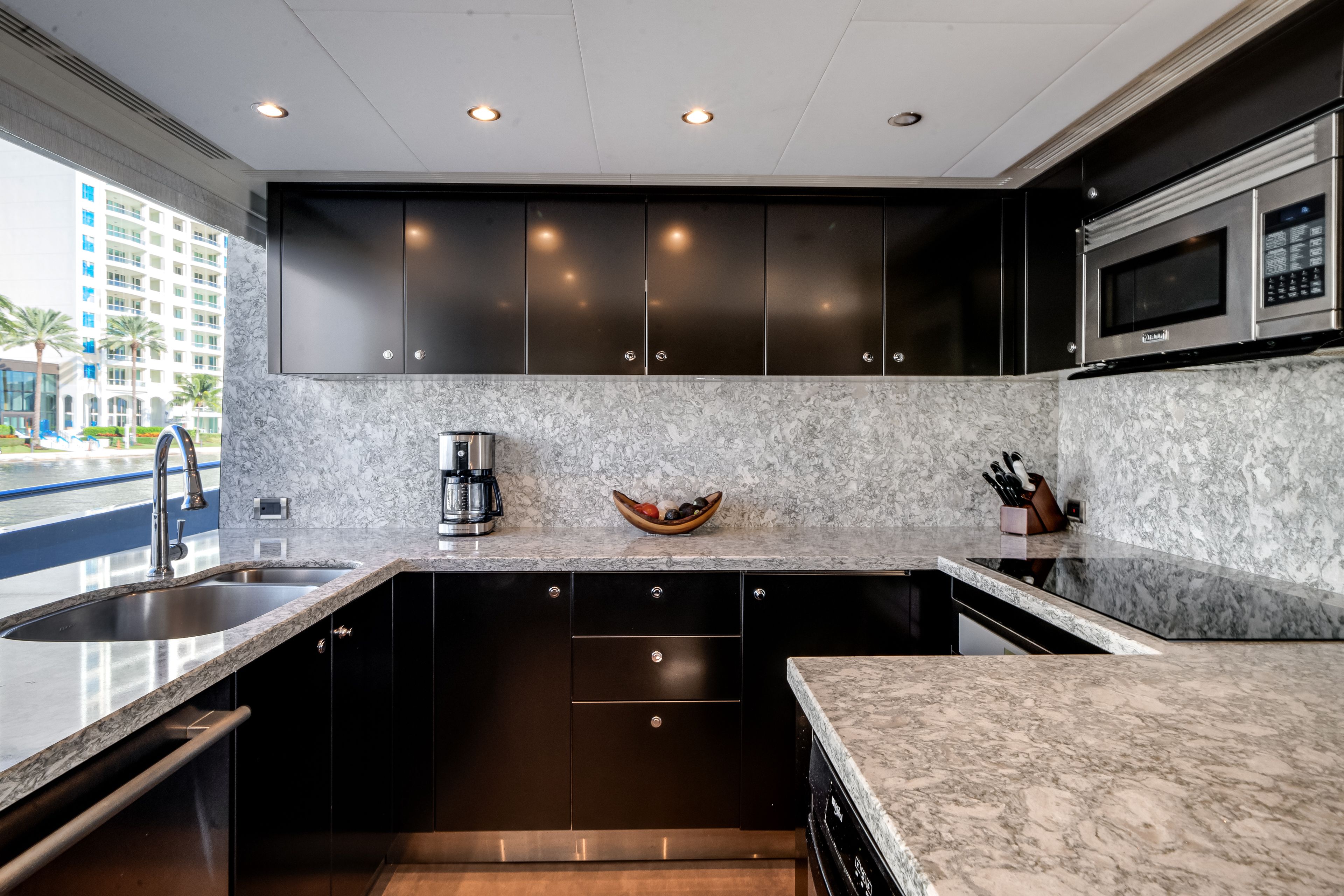 2022 Ocean Alexander 32L Image Thumbnail #23