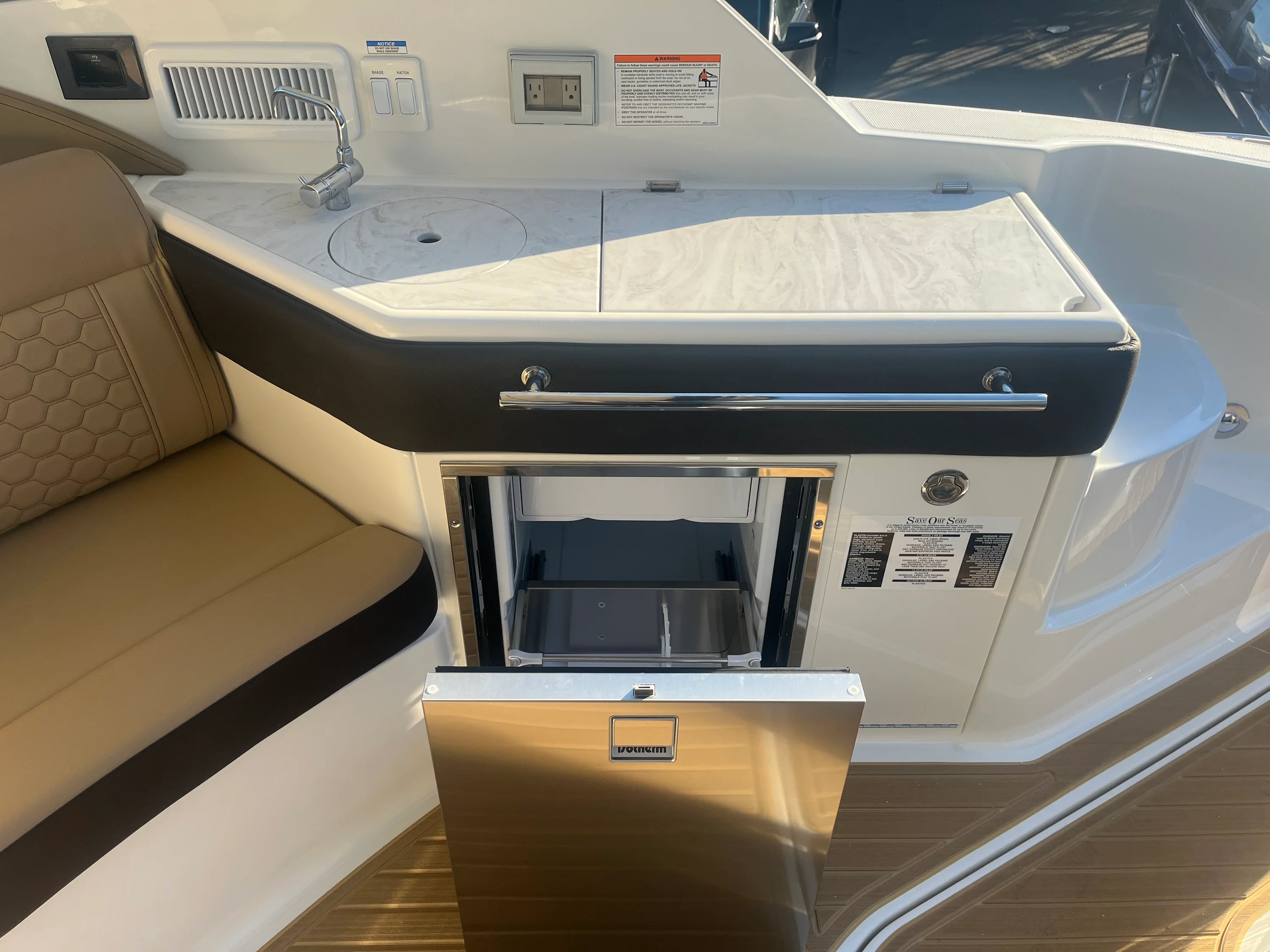 2026 Sea Ray Sundancer 320 Outboard Image Thumbnail #11