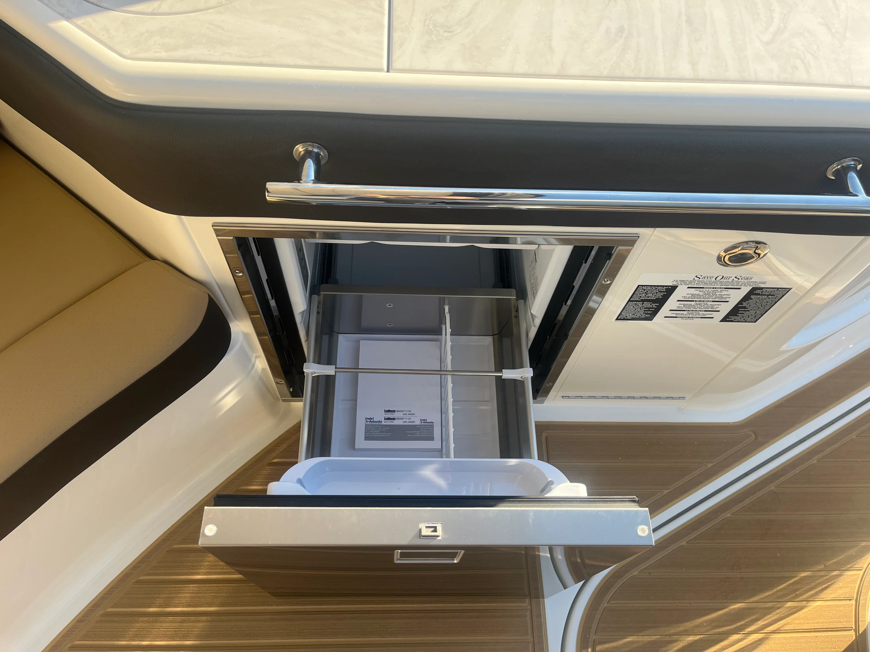 2026 Sea Ray Sundancer 320 Outboard Image Thumbnail #12