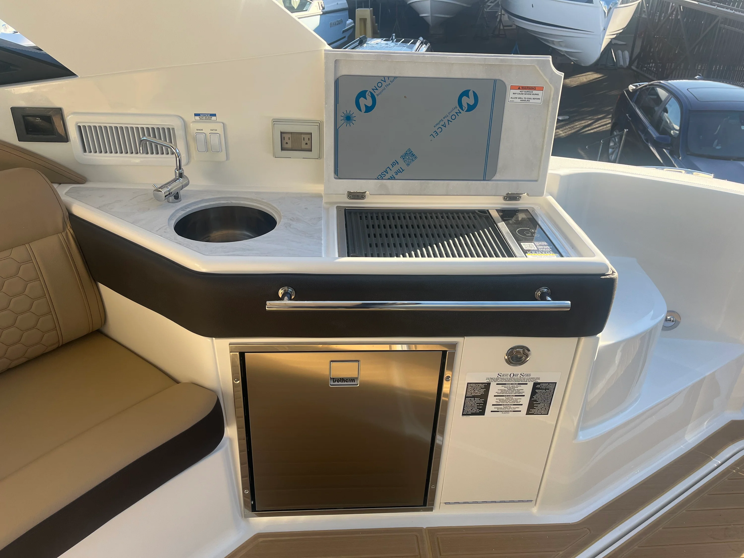 2026 Sea Ray Sundancer 320 Outboard Image Thumbnail #14