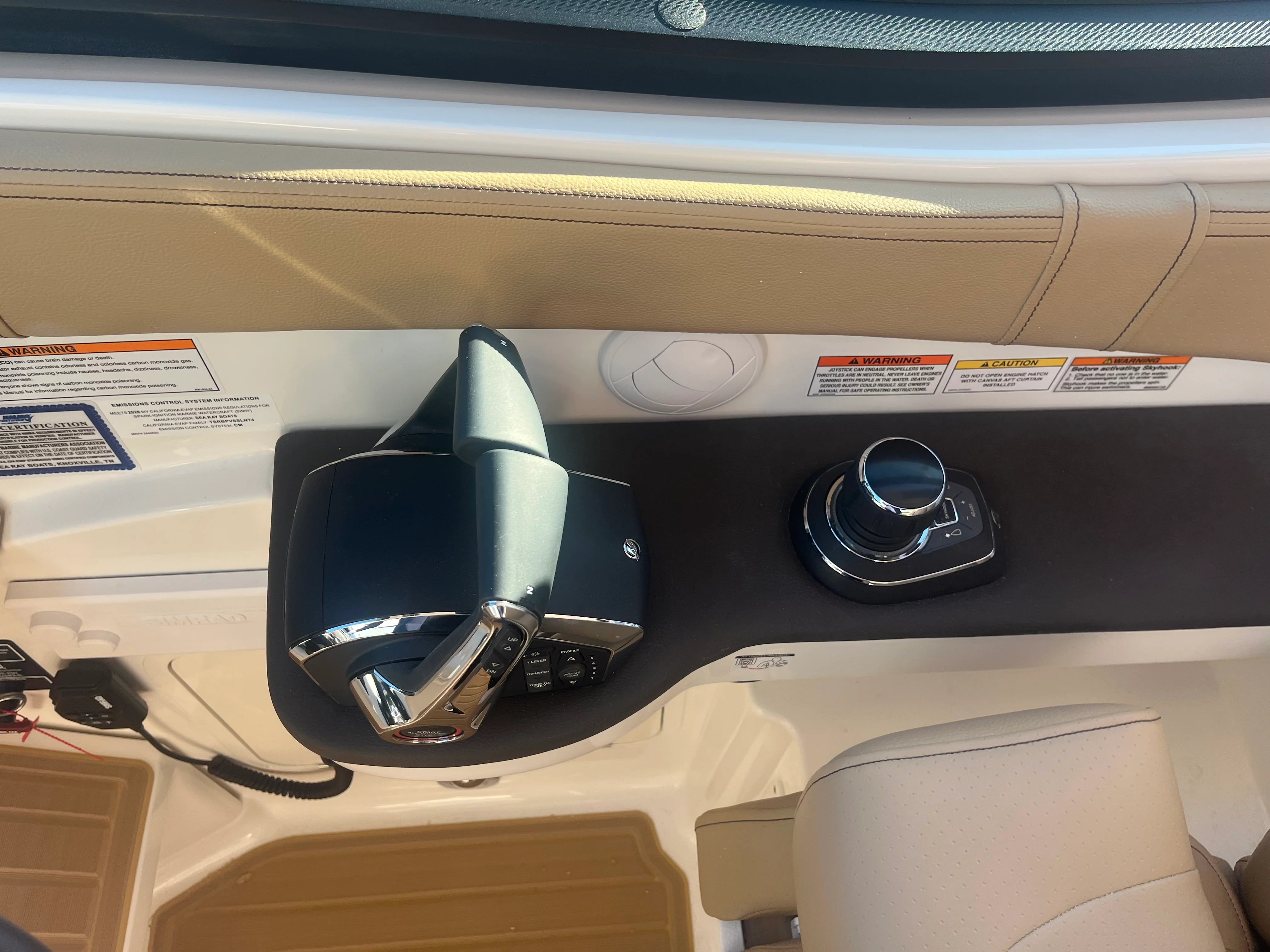 2026 Sea Ray Sundancer 320 Outboard Image Thumbnail #21