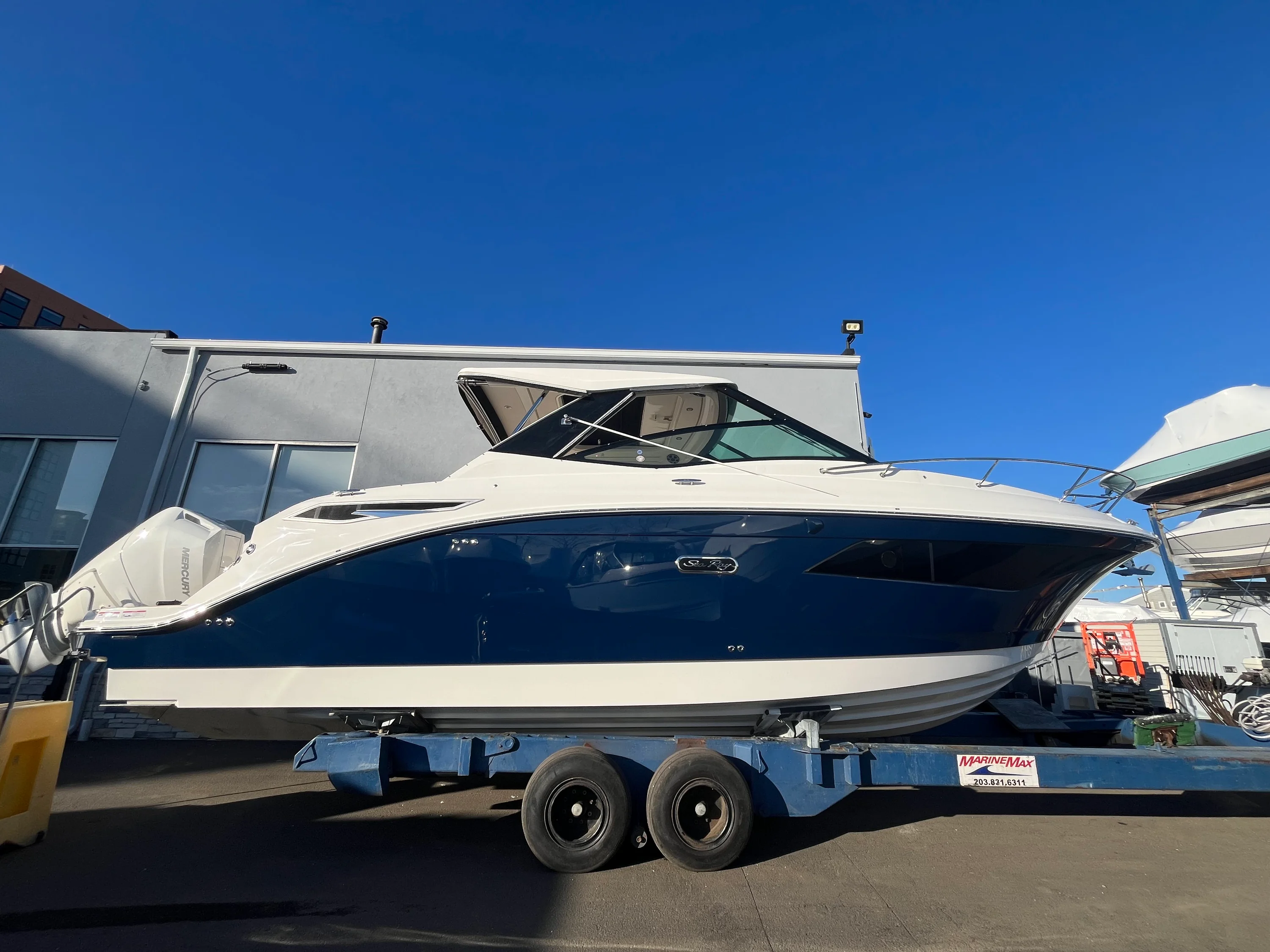 2026 Sea Ray Sundancer 320 Outboard Image Thumbnail #1