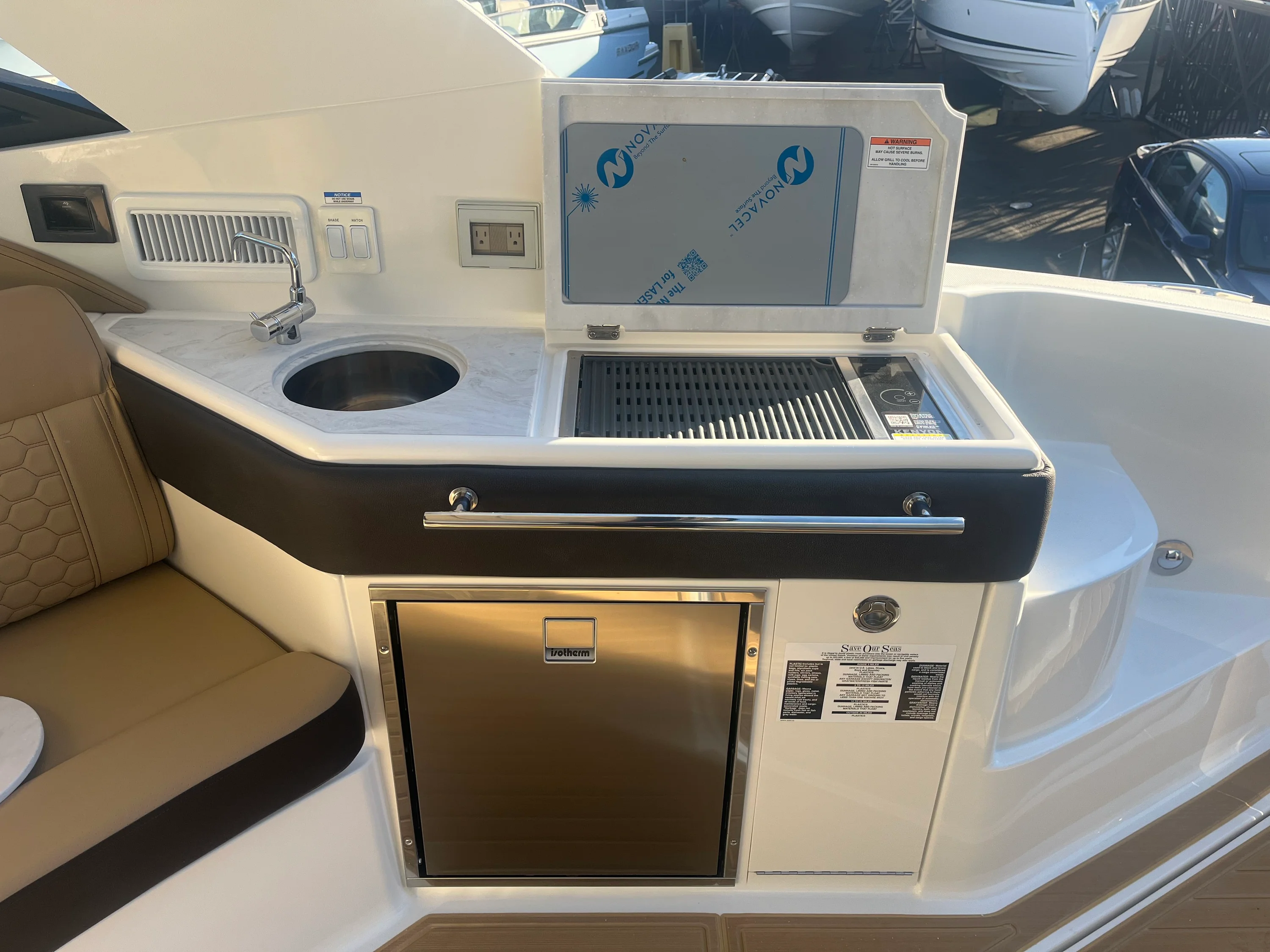 2026 Sea Ray Sundancer 320 Outboard Image Thumbnail #13