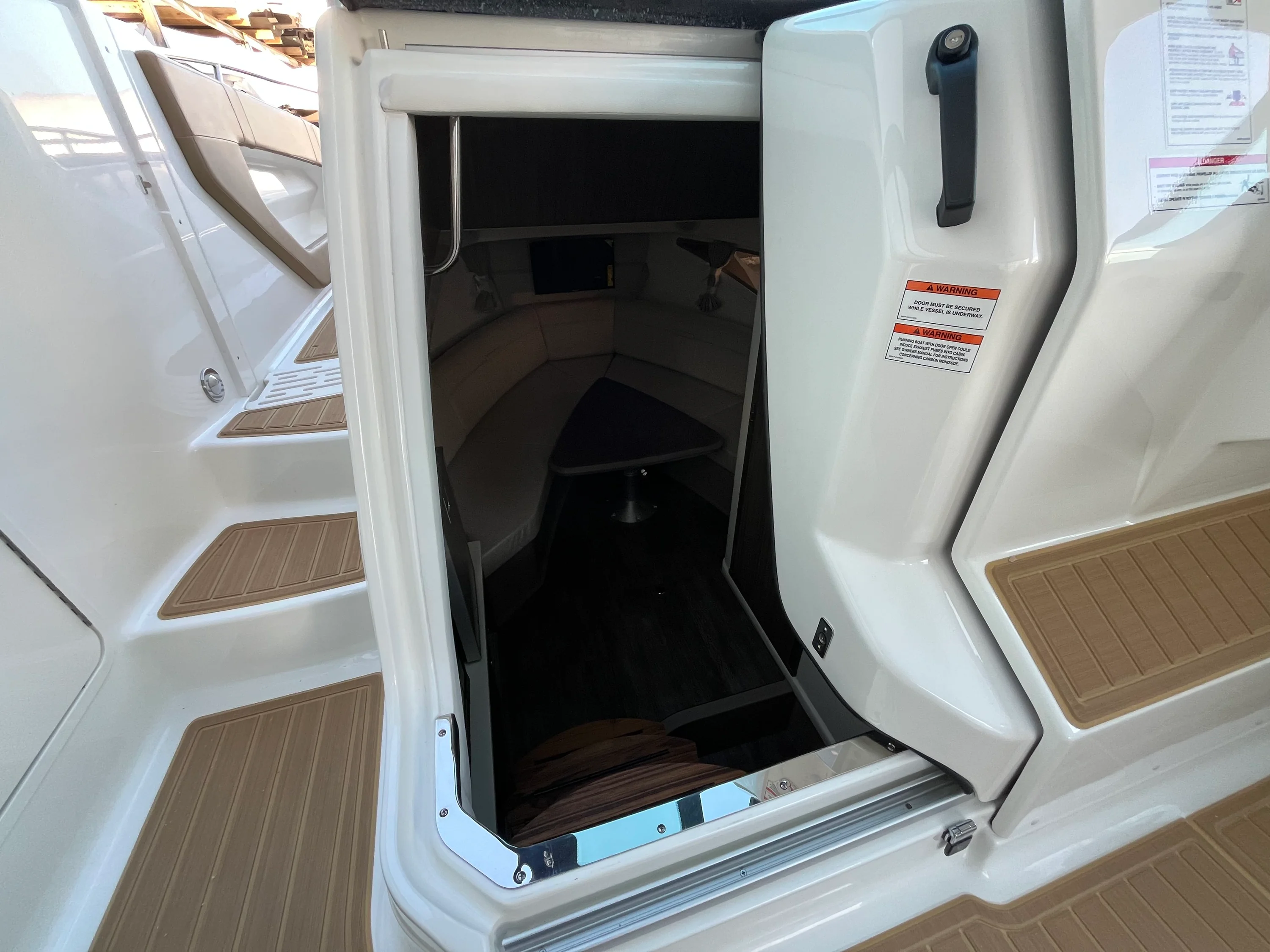 2026 Sea Ray Sundancer 320 Outboard Image Thumbnail #25