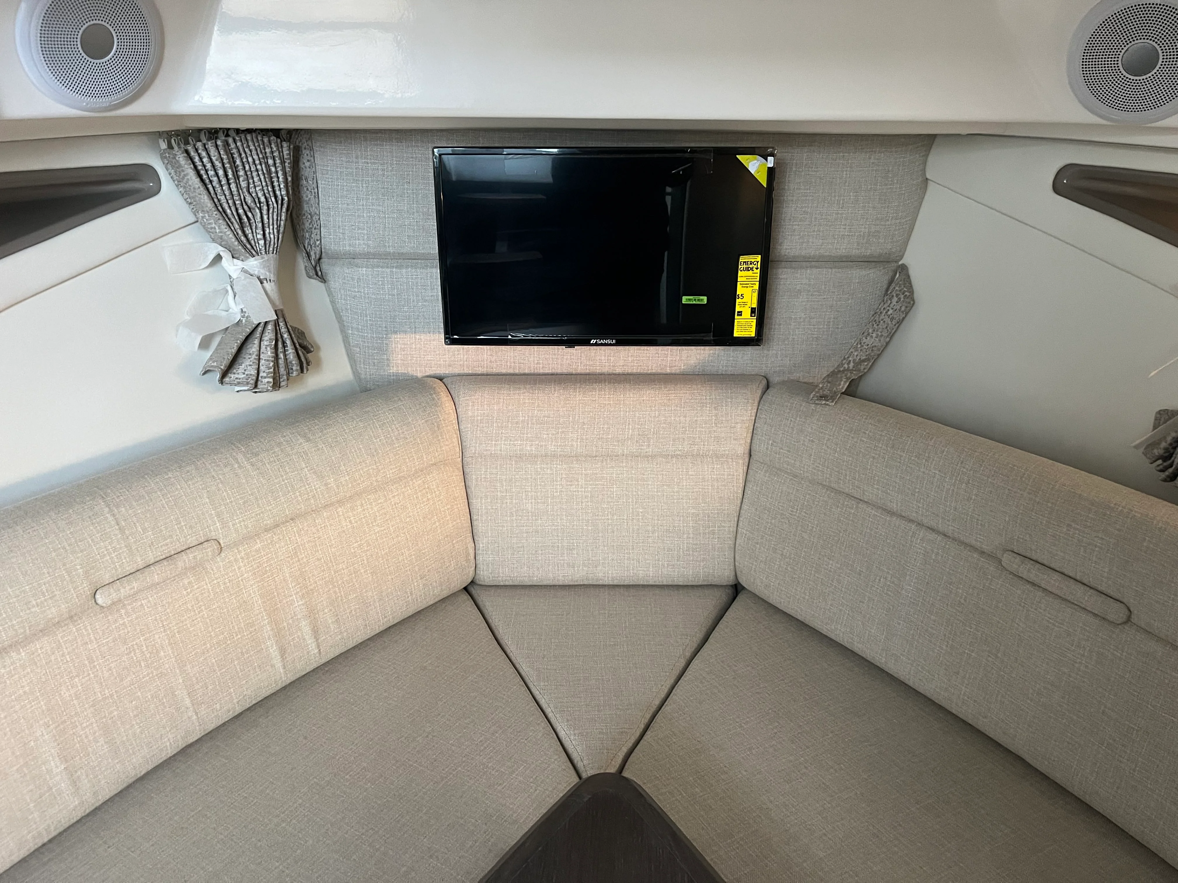 2026 Sea Ray Sundancer 320 Outboard Image Thumbnail #30