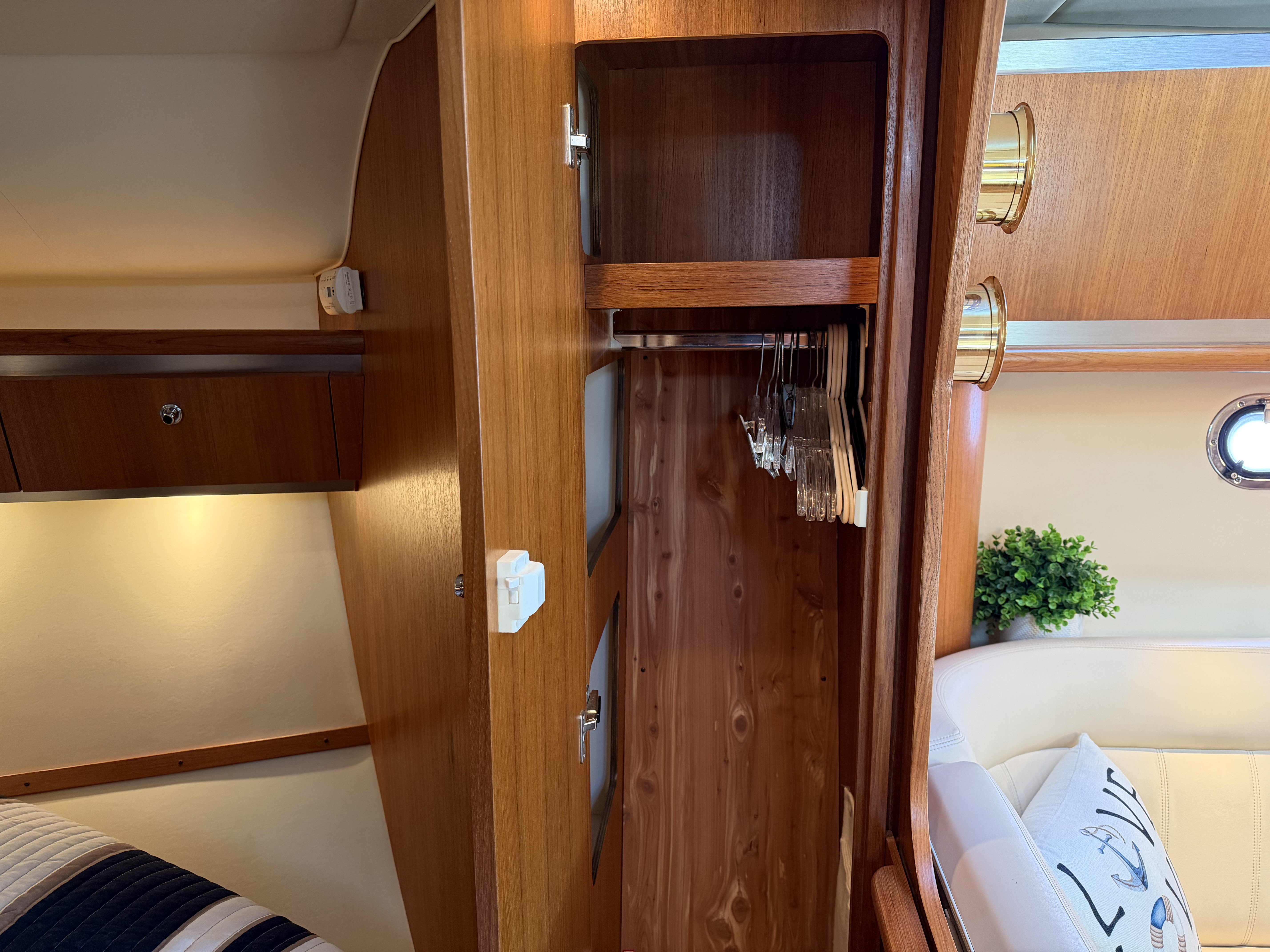 2006 Tiara Yachts 3600 SOVRAN Image Thumbnail #35