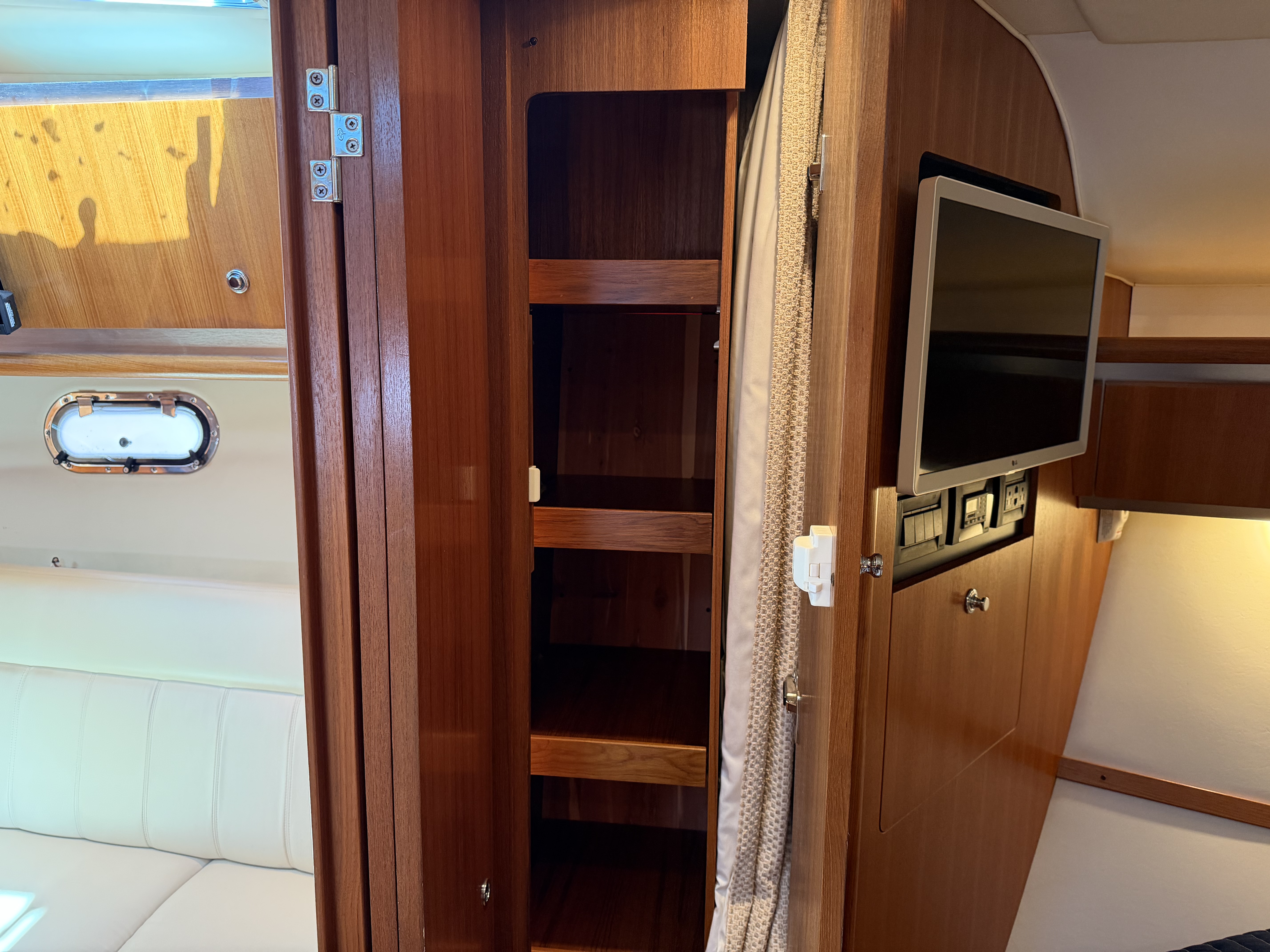 2006 Tiara Yachts 3600 SOVRAN Image Thumbnail #34