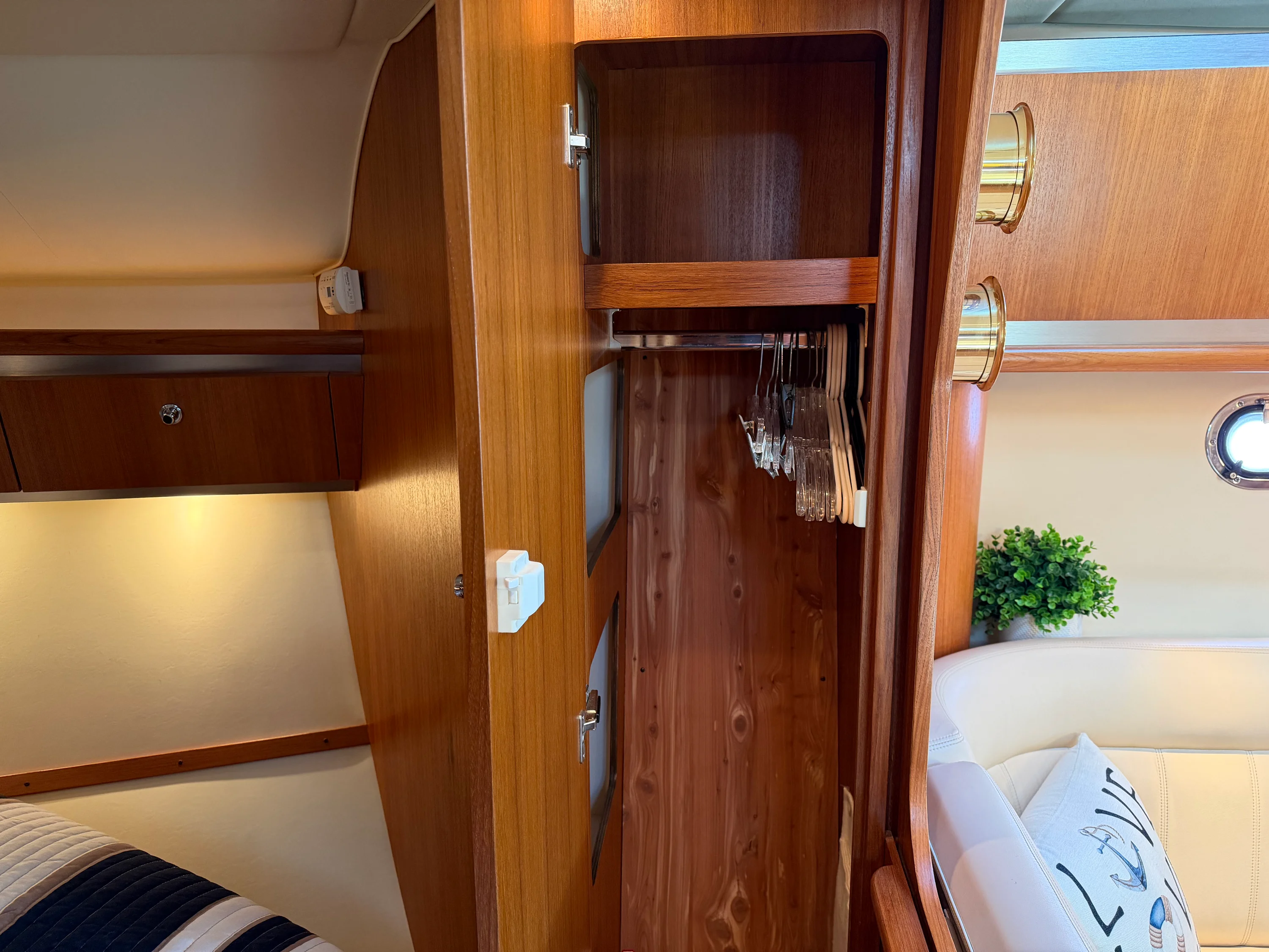 2006 Tiara Yachts 3600 SOVRAN Image Thumbnail #35