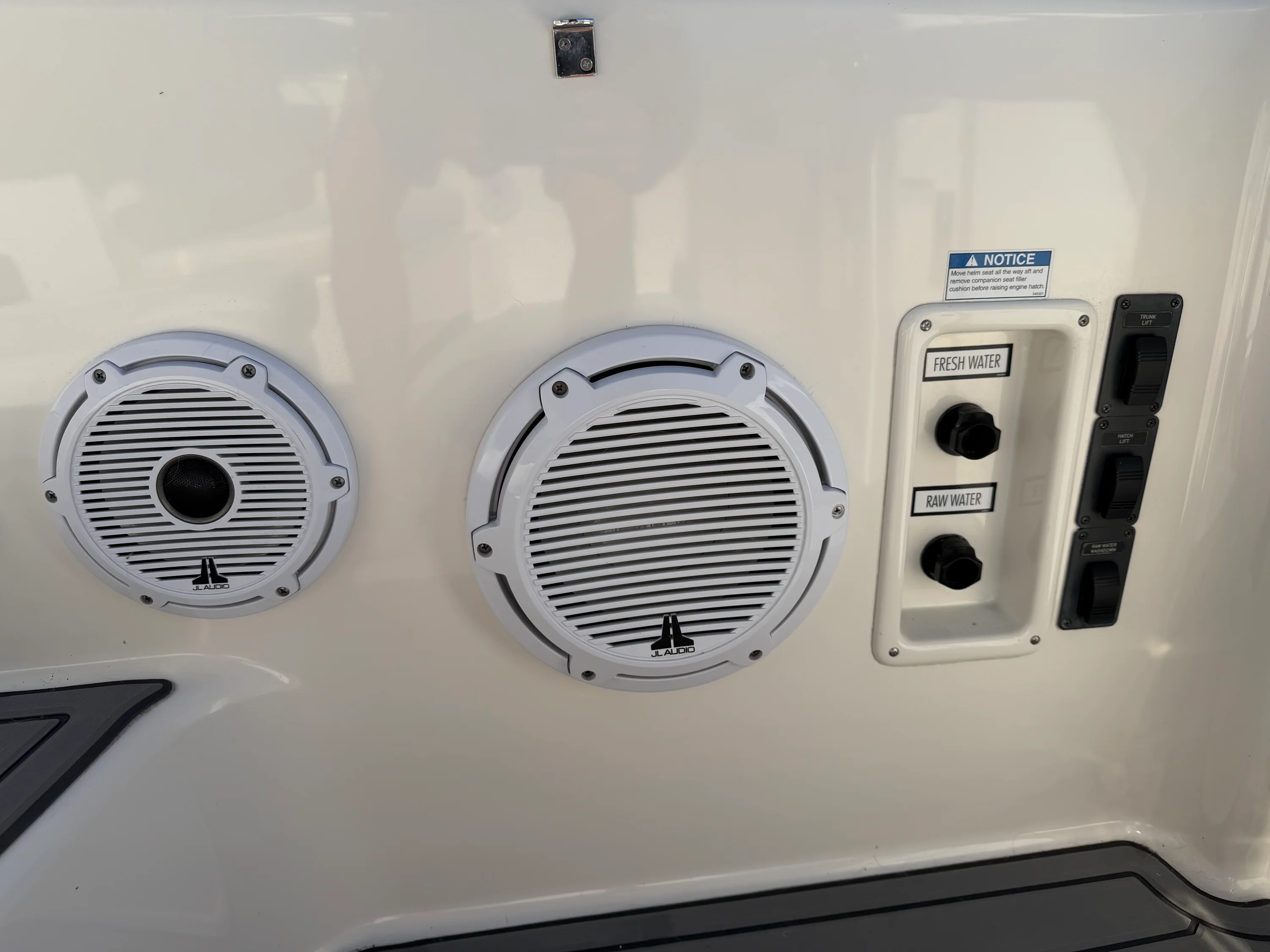 2006 Tiara Yachts 3600 SOVRAN Image Thumbnail #11