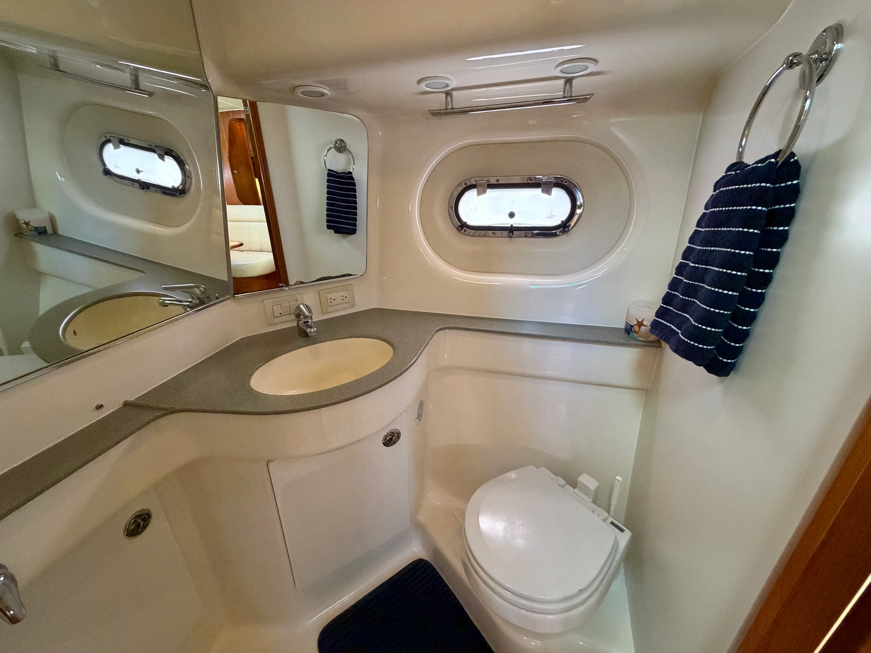 2006 Tiara Yachts 3600 SOVRAN Image Thumbnail #37