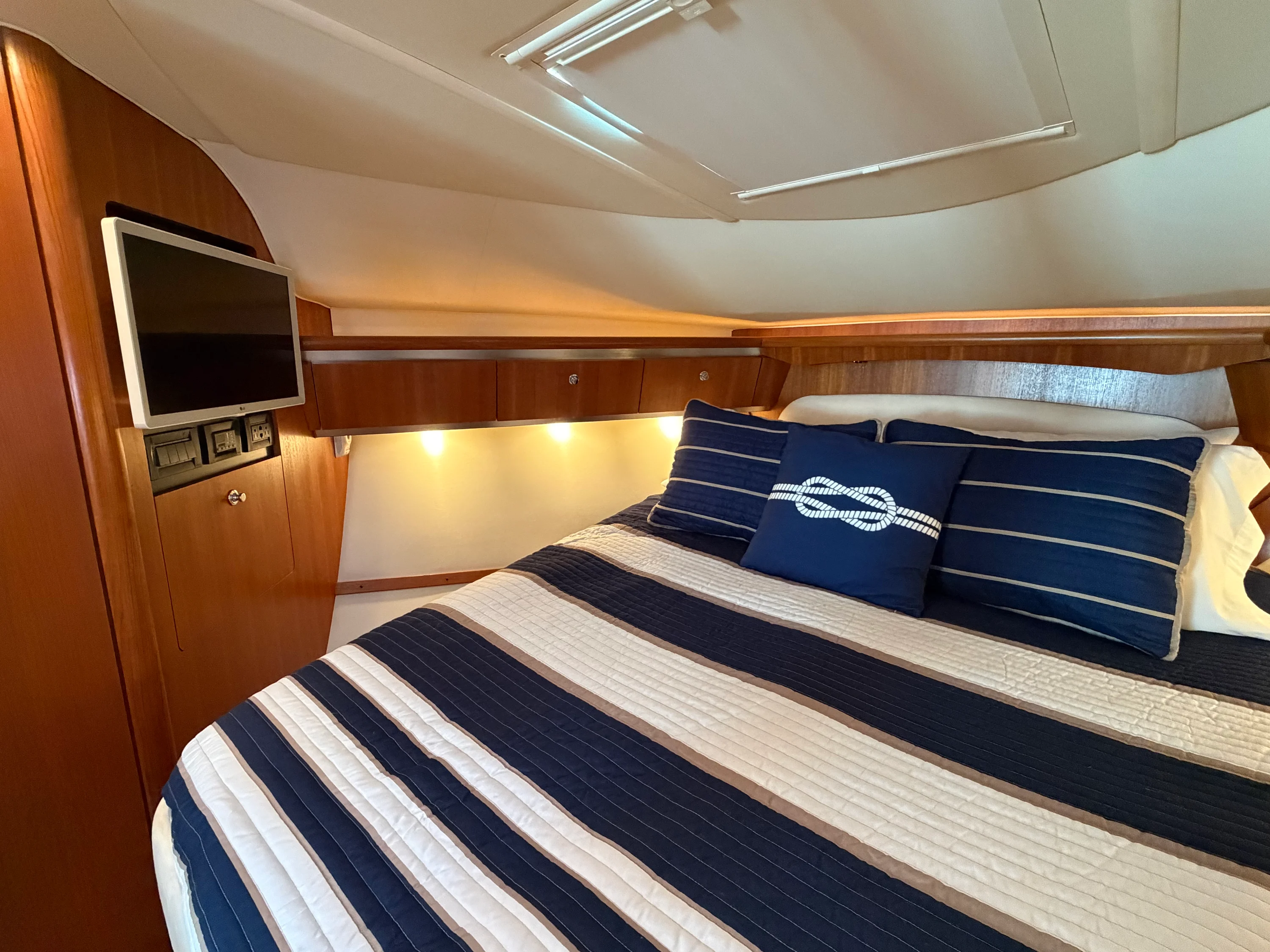 2006 Tiara Yachts 3600 SOVRAN Image Thumbnail #33