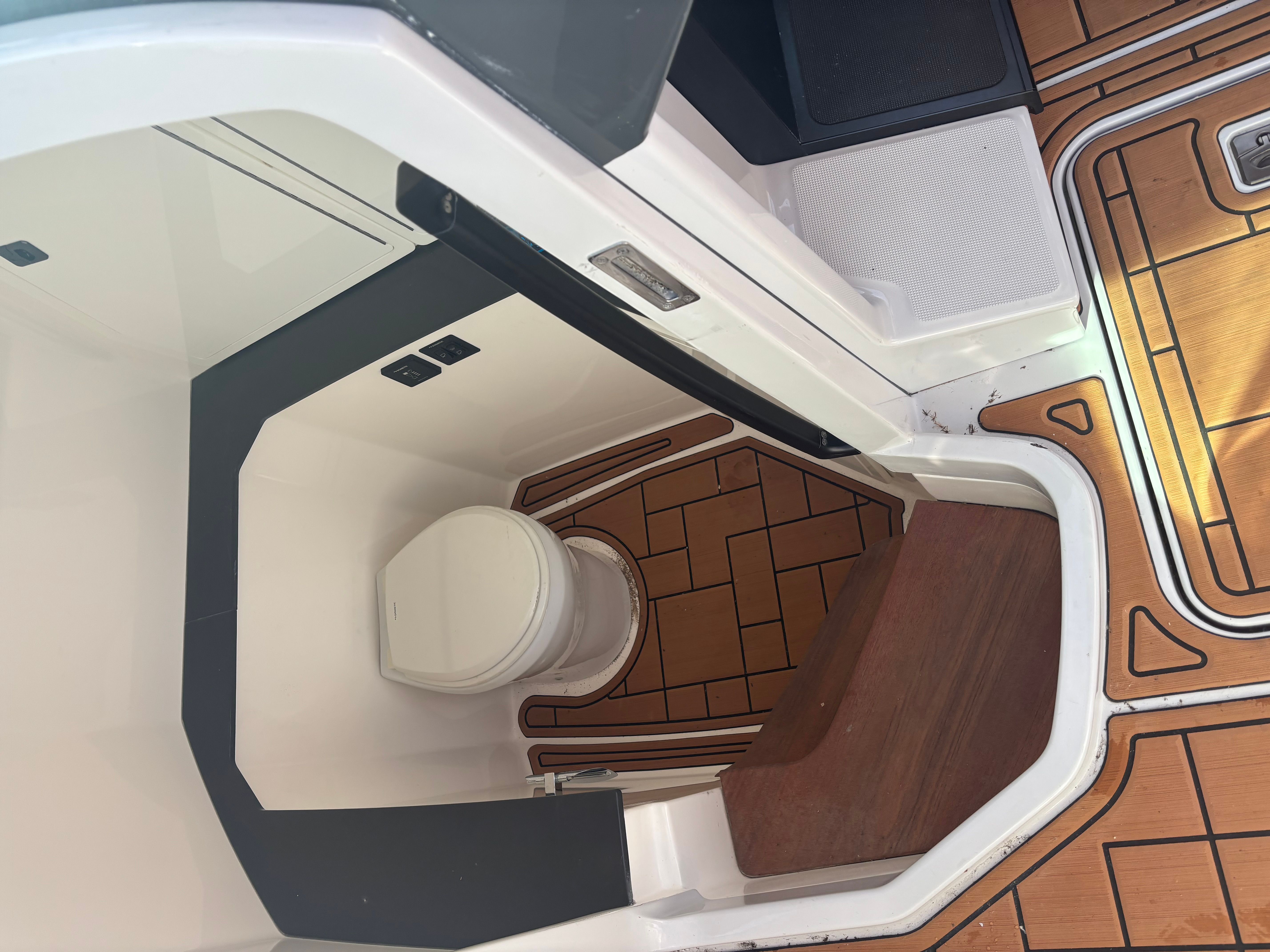 2020 Aviara 32 Image Thumbnail #6