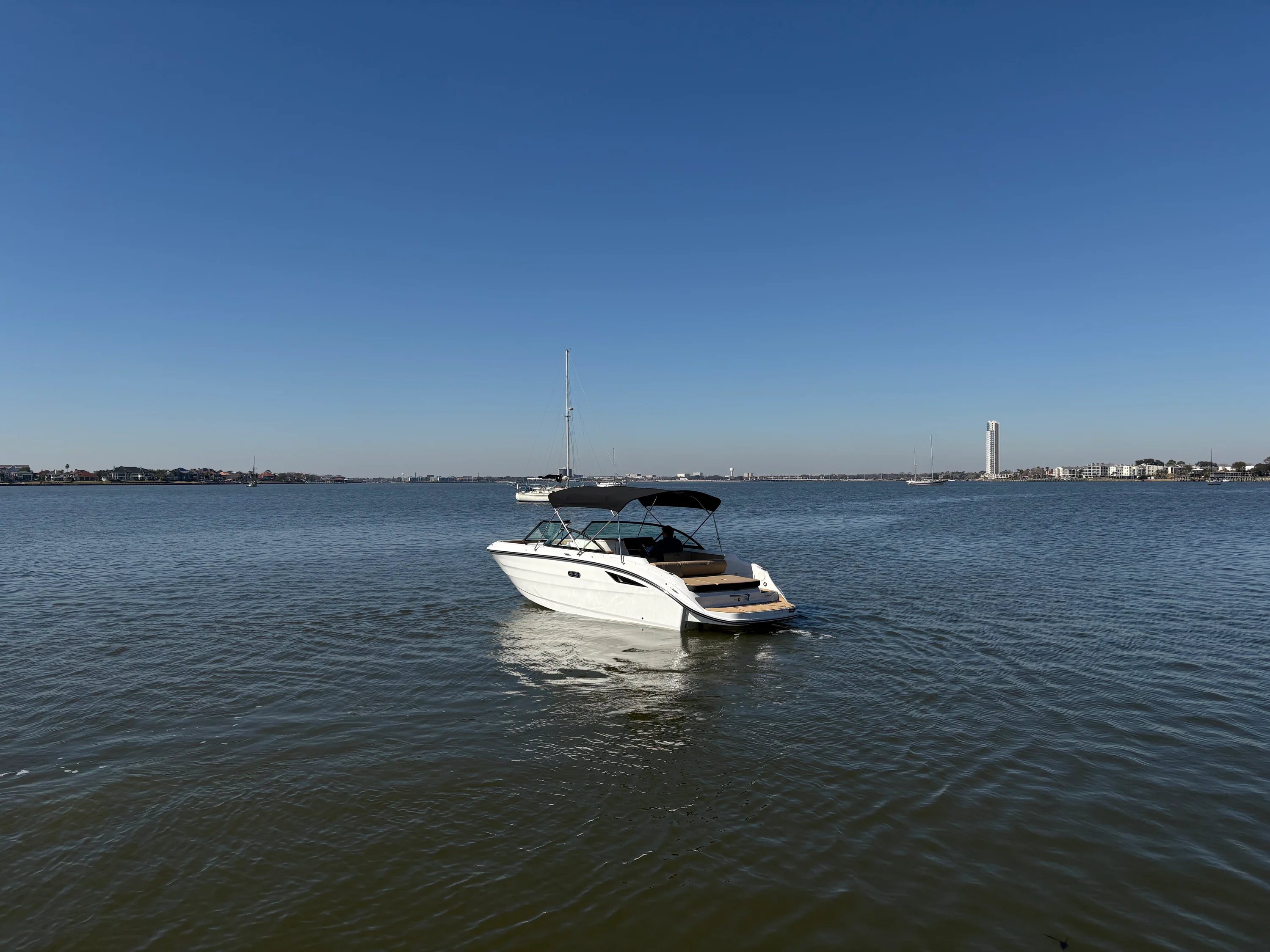 2026 Sea Ray SDX 230 Image Thumbnail #3