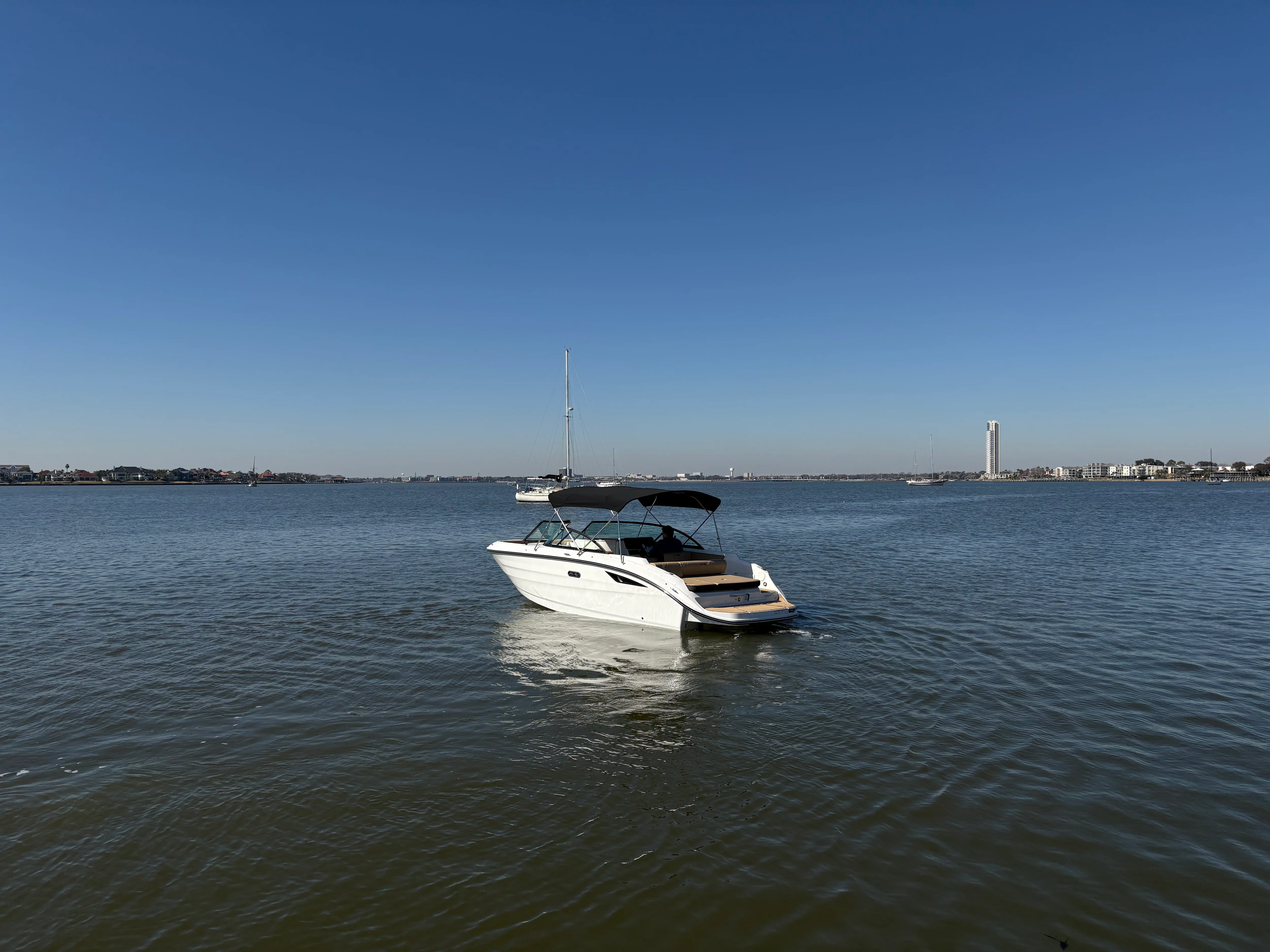 2026 Sea Ray SDX 230 Image Thumbnail #3