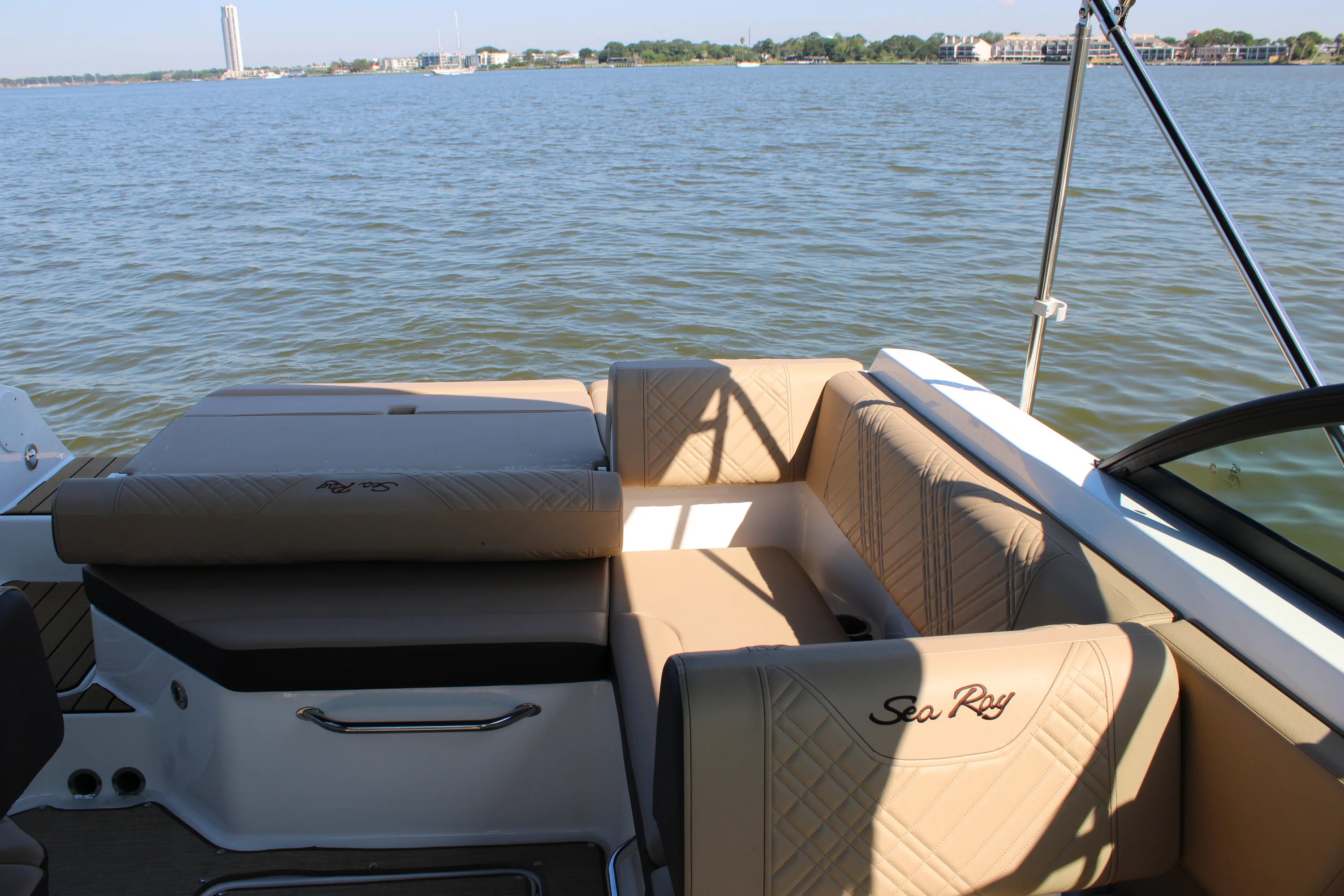 2026 Sea Ray SDX 230 Image Thumbnail #29