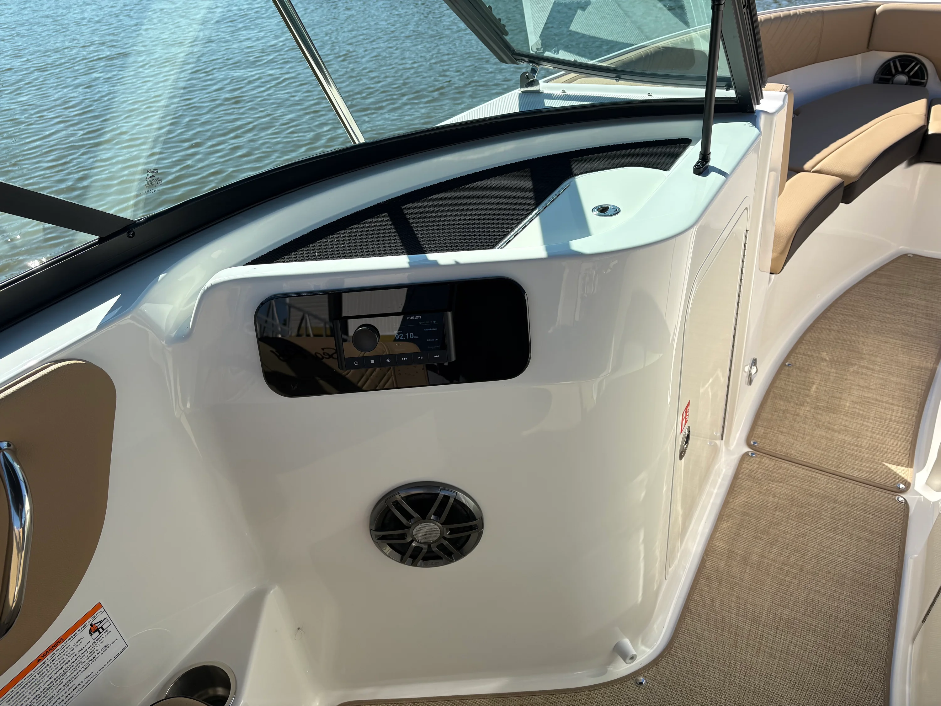 2026 Sea Ray SDX 230 Image Thumbnail #16