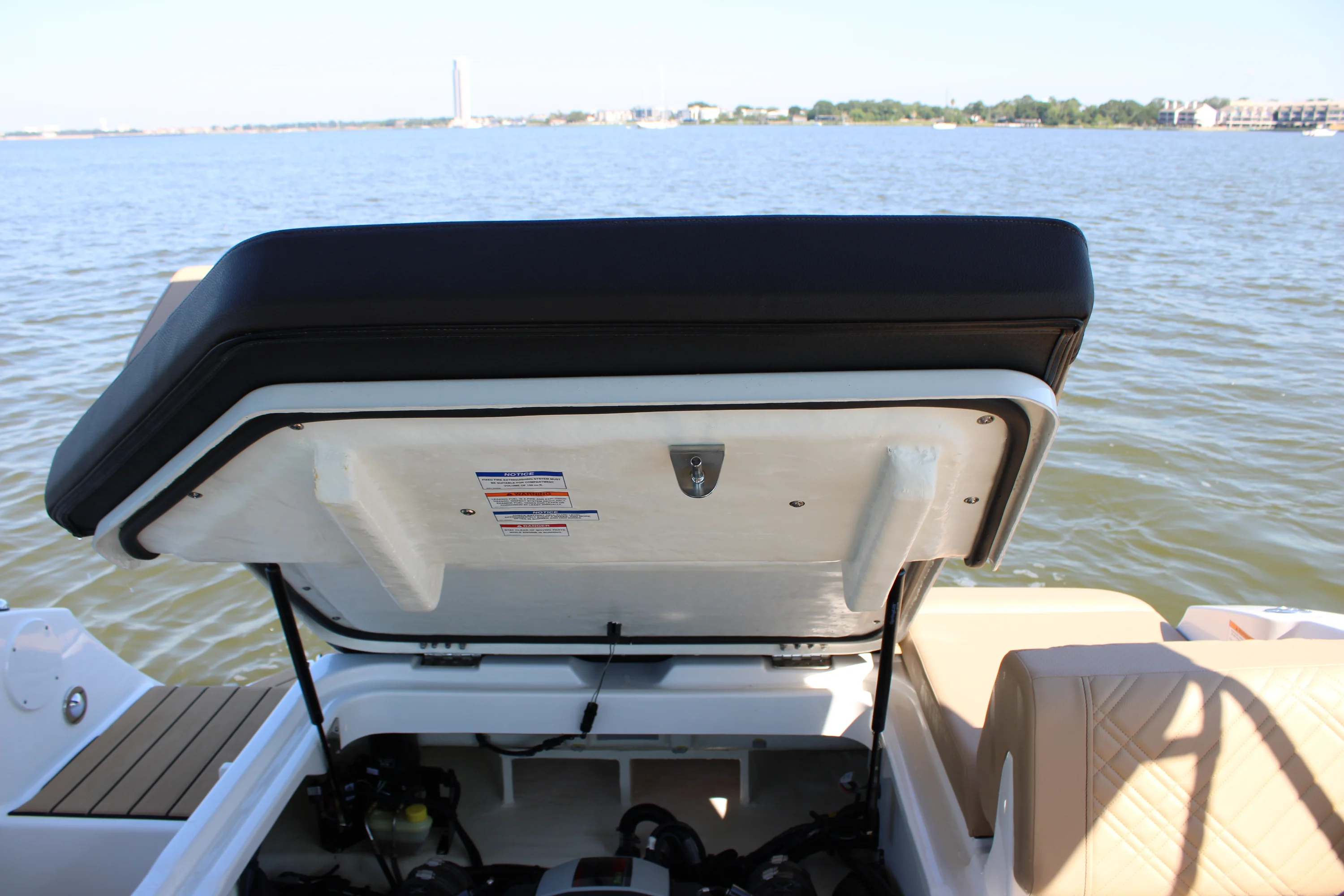 2026 Sea Ray SDX 230 Image Thumbnail #34