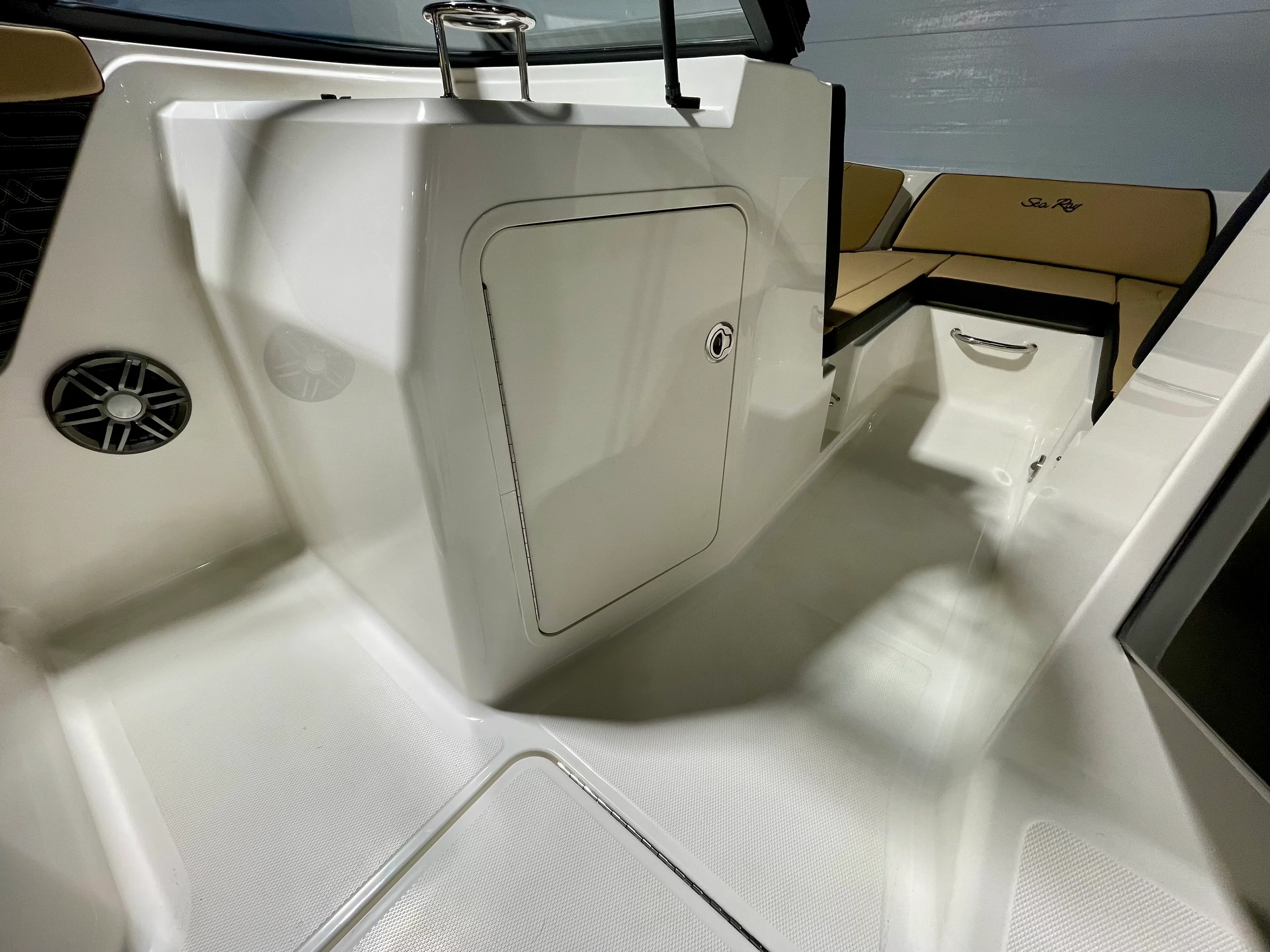 2026 Sea Ray SPX 210 Outboard Image Thumbnail #12