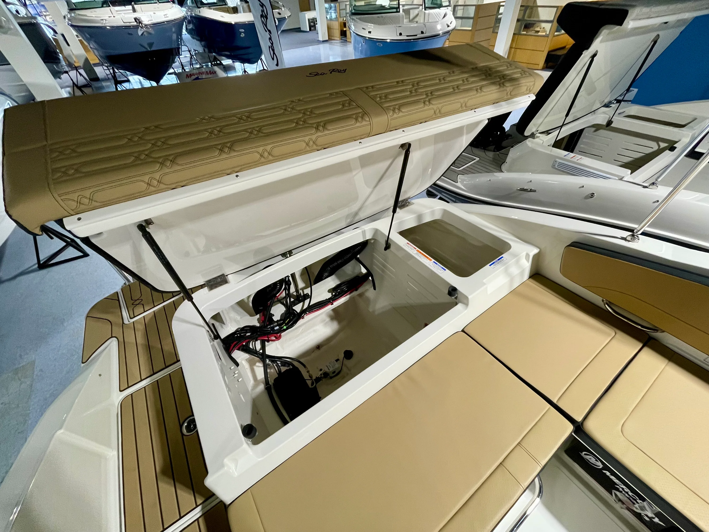 2026 Sea Ray SPX 210 Outboard Image Thumbnail #5